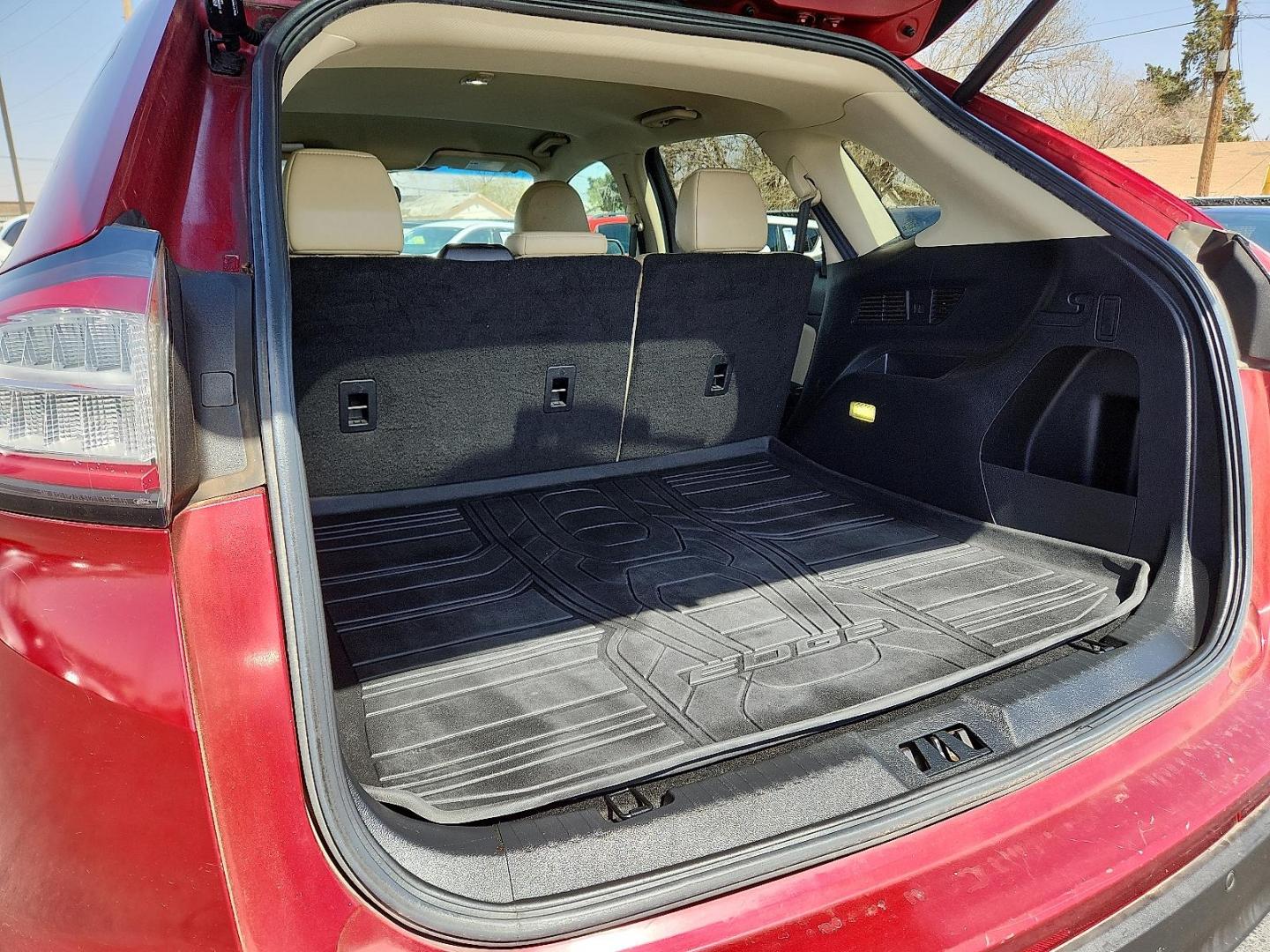 2016 RED /Dune - DD Ford Edge SEL (2FMPK3J97GB) with an EcoBoost 2L I-4 gasoline direct injection, DOHC, variable valve control, intercooled turbo, premium unleaded, engine with 245HP engine, located at 4110 Avenue Q, Lubbock, 79412, 33.556553, -101.855820 - Photo#5