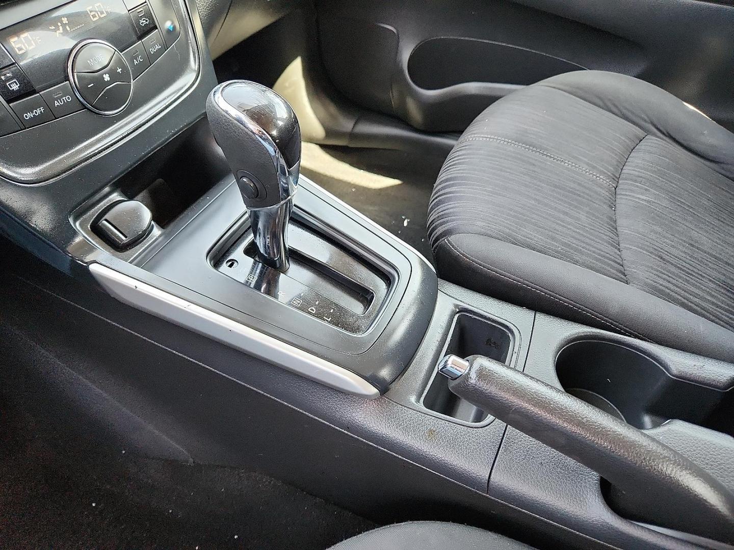 2018 BLUE /Charcoal - G Nissan Sentra SV (3N1AB7AP9JY) with an 1.8L I-4 DOHC, variable valve control, regular unleaded, engine with 124HP engine, located at 4110 Avenue Q, Lubbock, 79412, 33.556553, -101.855820 - Photo#11