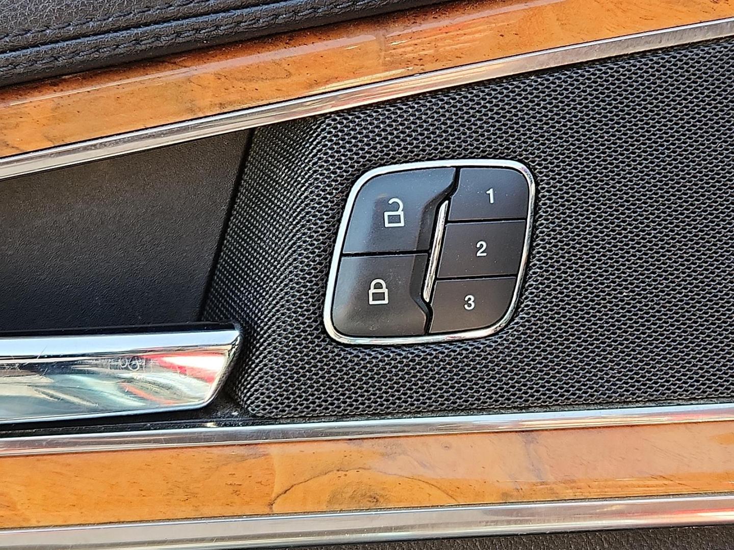 2016 Ruby Red Metallic Tinted Clearcoat - RR /Ebony - BE Lincoln MKX Reserve (2LMTJ8LR4GB) with an 3.7L V-6 DOHC, variable valve control, regular unleaded, engine with 303HP engine, located at 4110 Avenue Q, Lubbock, 79412, 33.556553, -101.855820 - Photo#14