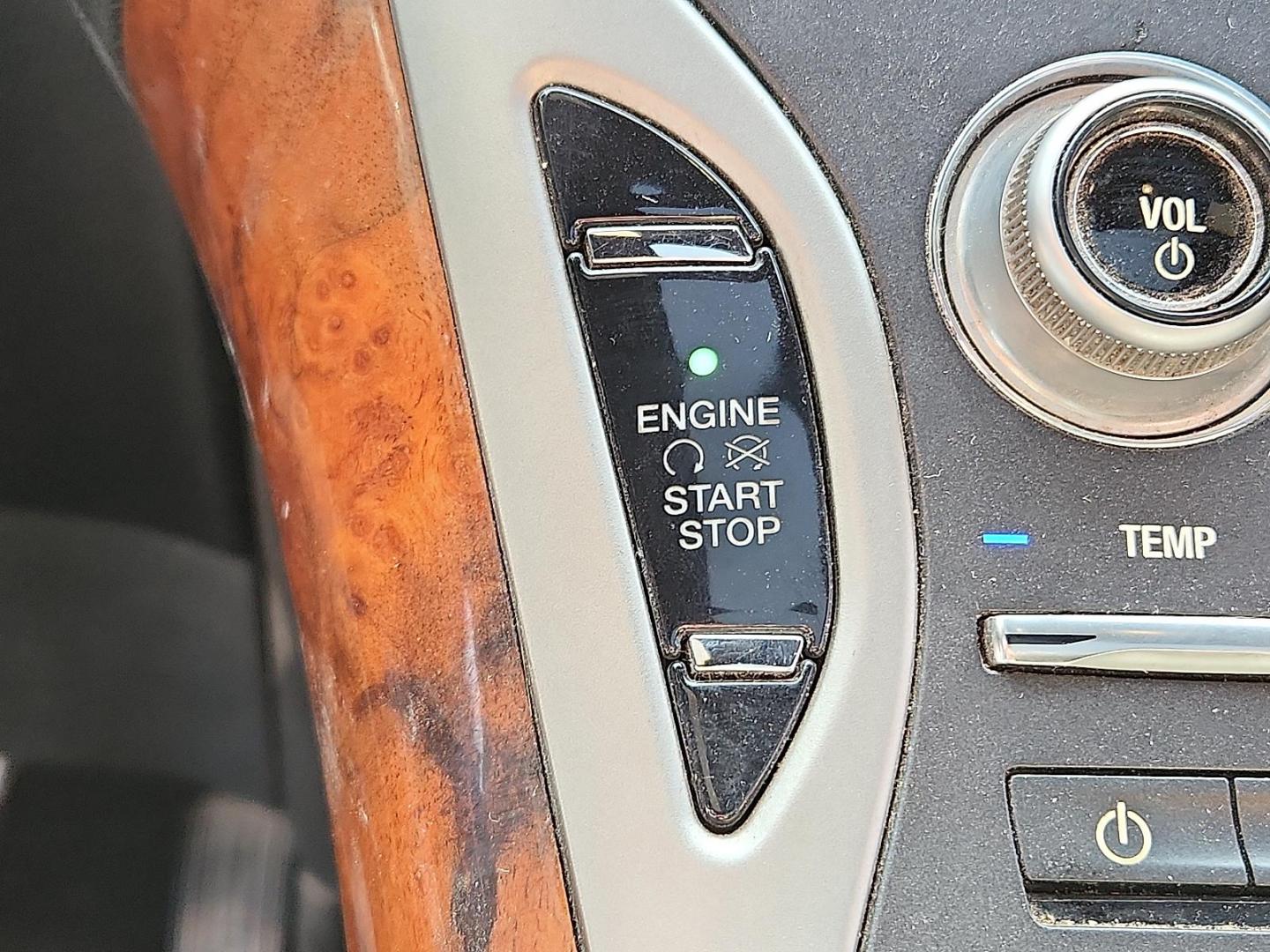 2016 Ruby Red Metallic Tinted Clearcoat - RR /Ebony - BE Lincoln MKX Reserve (2LMTJ8LR4GB) with an 3.7L V-6 DOHC, variable valve control, regular unleaded, engine with 303HP engine, located at 4110 Avenue Q, Lubbock, 79412, 33.556553, -101.855820 - Photo#21