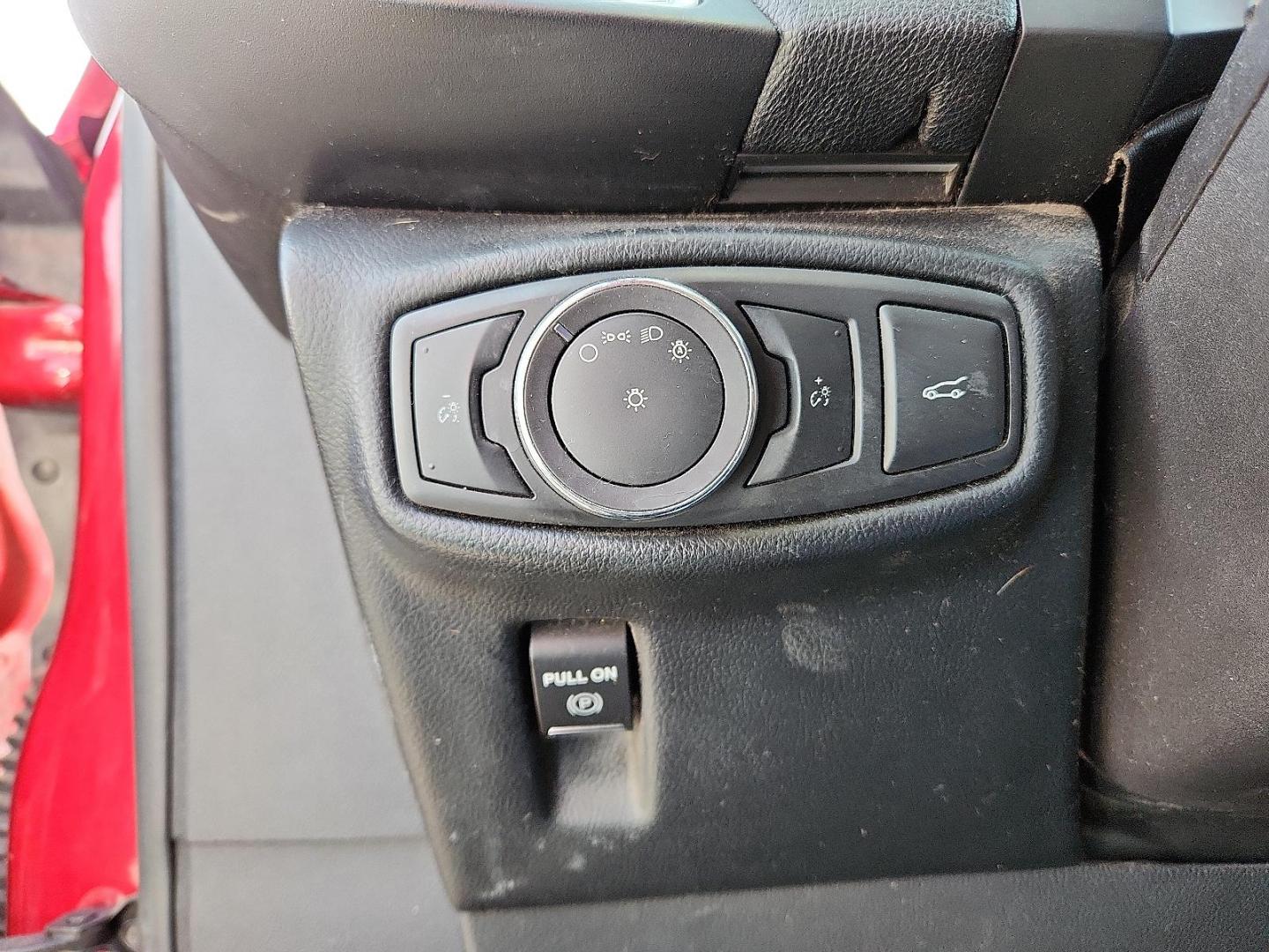 2016 Ruby Red Metallic Tinted Clearcoat - RR /Ebony - BE Lincoln MKX Reserve (2LMTJ8LR4GB) with an 3.7L V-6 DOHC, variable valve control, regular unleaded, engine with 303HP engine, located at 4110 Avenue Q, Lubbock, 79412, 33.556553, -101.855820 - Photo#22