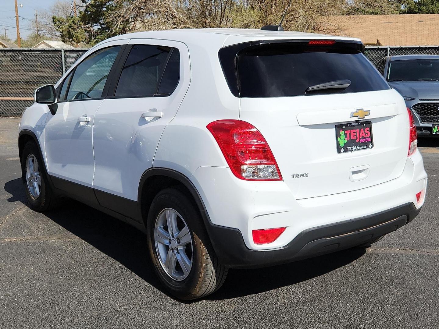2020 WHITE /Jet Black/Light Ash Gray - AFK Chevrolet Trax FWD LS (3GNCJKSB1LL) with an ECOTEC 1.4L I-4 DOHC, variable valve control, intercooled turbo, regular unleaded, engine with 138HP engine, located at 4110 Avenue Q, Lubbock, 79412, 33.556553, -101.855820 - 03/17/2026 KEY IN ENVELOPE GOD - Photo#2