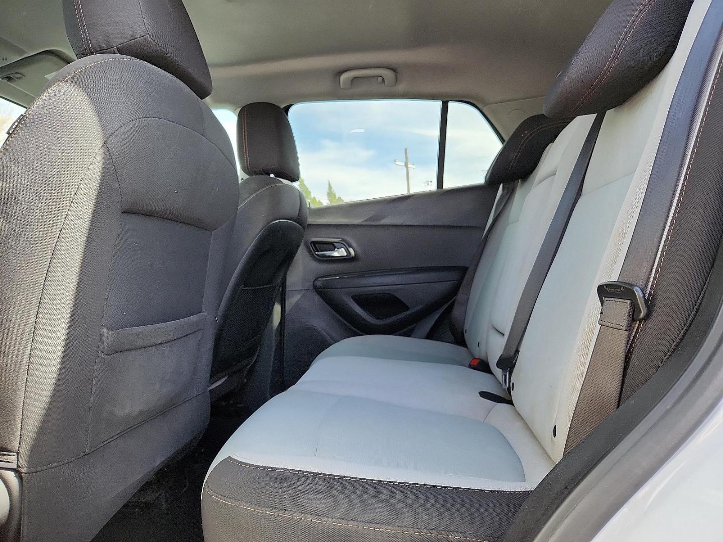 2020 WHITE /Jet Black/Light Ash Gray - AFK Chevrolet Trax FWD LS (3GNCJKSB1LL) with an ECOTEC 1.4L I-4 DOHC, variable valve control, intercooled turbo, regular unleaded, engine with 138HP engine, located at 4110 Avenue Q, Lubbock, 79412, 33.556553, -101.855820 - 03/17/2026 KEY IN ENVELOPE GOD - Photo#5