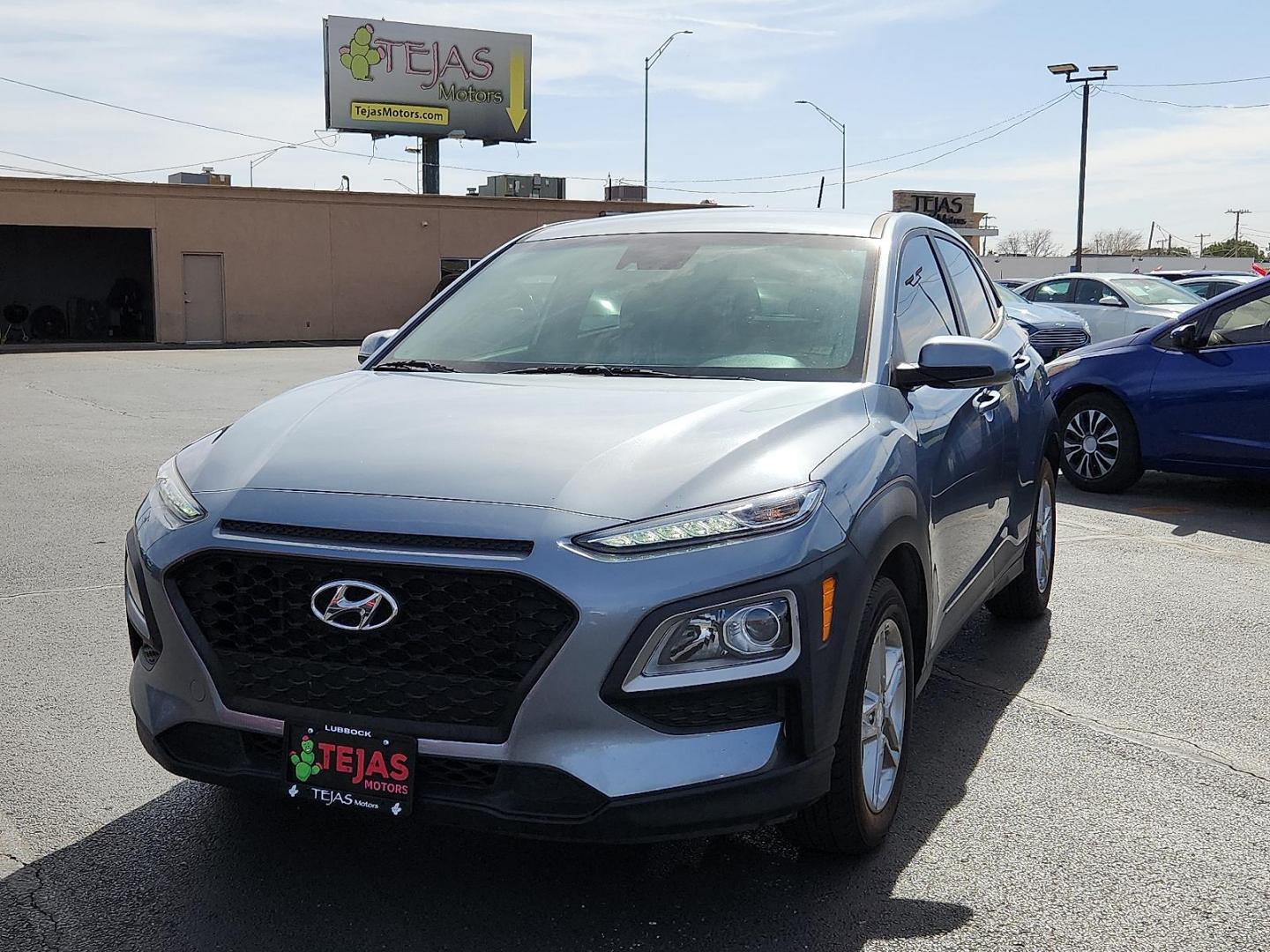 2020 SILVER /Gray/Black - LGY Hyundai Kona SE (KM8K12AA7LU) with an Nu 2L I-4 DOHC, D-CVVT variable valve control, regular unleaded, engine with 147HP engine, located at 4110 Avenue Q, Lubbock, 79412, 33.556553, -101.855820 - 03/17/2026 KEY IN ENVELOPE GOD - Photo#1