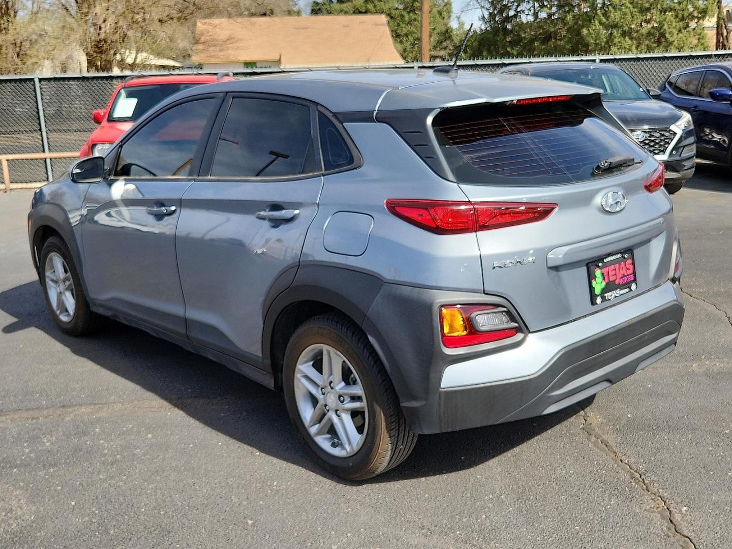 2020 SILVER /Gray/Black - LGY Hyundai Kona SE (KM8K12AA7LU) with an Nu 2L I-4 DOHC, D-CVVT variable valve control, regular unleaded, engine with 147HP engine, located at 4110 Avenue Q, Lubbock, 79412, 33.556553, -101.855820 - 03/17/2026 KEY IN ENVELOPE GOD - Photo#2