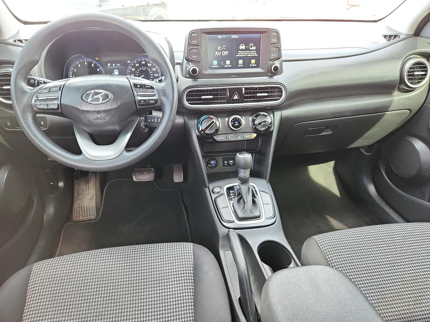 2020 SILVER /Gray/Black - LGY Hyundai Kona SE (KM8K12AA7LU) with an Nu 2L I-4 DOHC, D-CVVT variable valve control, regular unleaded, engine with 147HP engine, located at 4110 Avenue Q, Lubbock, 79412, 33.556553, -101.855820 - 03/17/2026 KEY IN ENVELOPE GOD - Photo#6