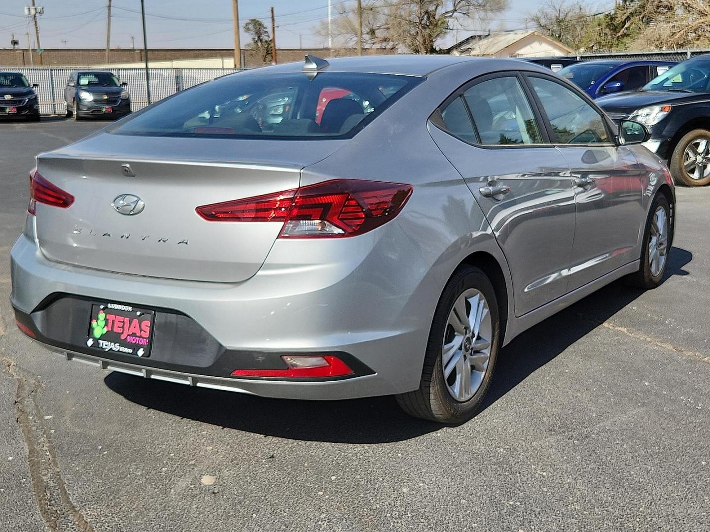 2020 SILVER /Black - C1 Hyundai Elantra SEL (5NPD84LF8LH) with an Nu 2L I-4 DOHC, D-CVVT variable valve control, regular unleaded, engine with 147HP engine, located at 4110 Avenue Q, Lubbock, 79412, 33.556553, -101.855820 - 03/17/2026 KEY IN ENVELOPE GOD - Photo#3
