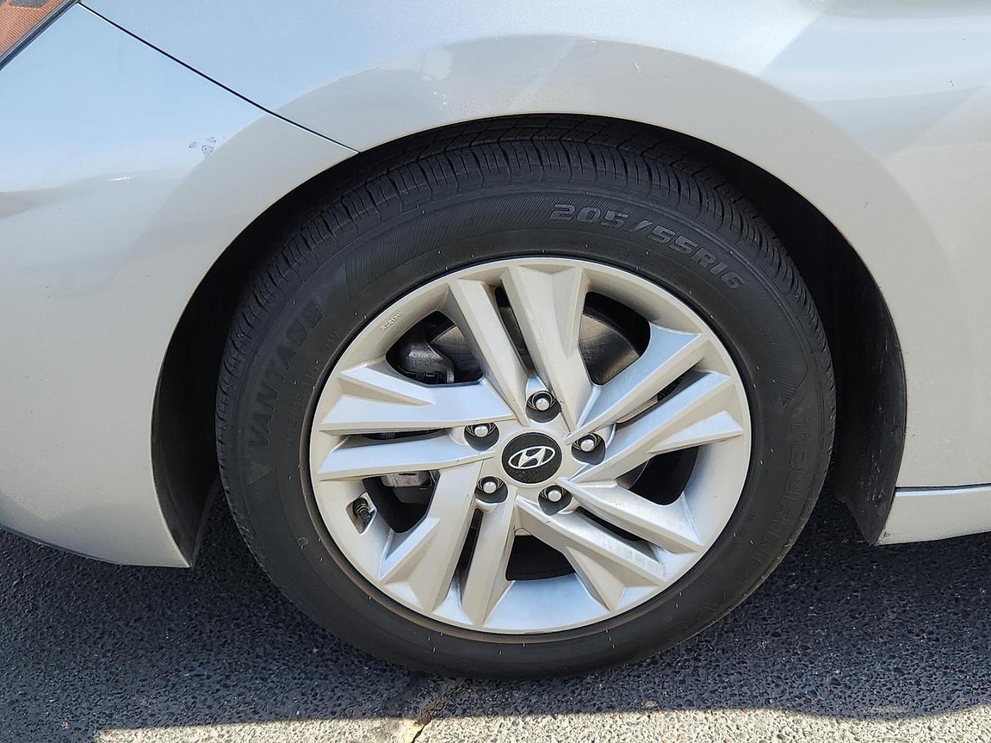 2020 SILVER /Black - C1 Hyundai Elantra SEL (5NPD84LF8LH) with an Nu 2L I-4 DOHC, D-CVVT variable valve control, regular unleaded, engine with 147HP engine, located at 4110 Avenue Q, Lubbock, 79412, 33.556553, -101.855820 - 03/17/2026 KEY IN ENVELOPE GOD - Photo#4