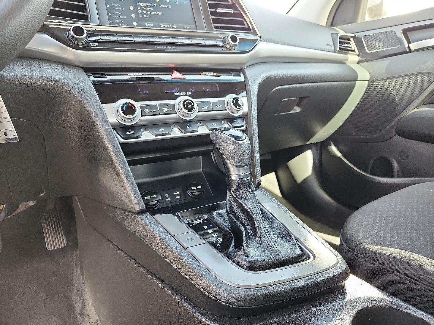 2020 SILVER /Black - C1 Hyundai Elantra SEL (5NPD84LF8LH) with an Nu 2L I-4 DOHC, D-CVVT variable valve control, regular unleaded, engine with 147HP engine, located at 4110 Avenue Q, Lubbock, 79412, 33.556553, -101.855820 - 03/17/2026 KEY IN ENVELOPE GOD - Photo#12