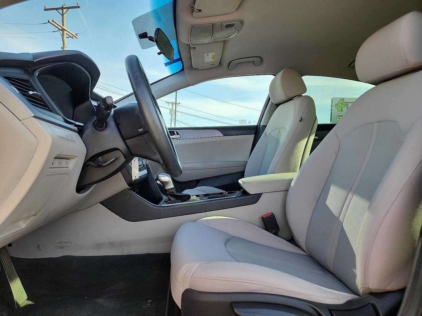 2019 RED /Beige - BB Hyundai Sonata SE (5NPE24AFXKH) with an 2.4L I-4 gasoline direct injection, DOHC, D-CVVT variable valve control, regular unleaded, engine with 185HP engine, located at 4110 Avenue Q, Lubbock, 79412, 33.556553, -101.855820 - 03/24/2024 KEY IN ENVELOPE GOD - Photo#7