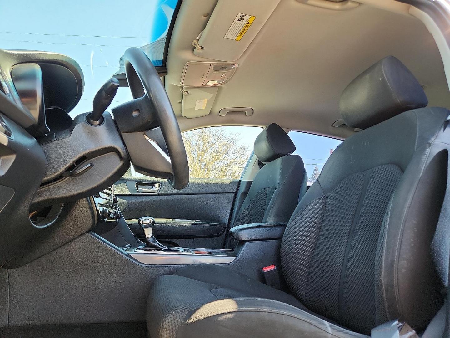 2019 Horizon Blue - M5U /Black - WK Kia Optima LX (5XXGT4L31KG) with an Theta II 2.4L I-4 gasoline direct injection, DOHC, D-CVVT variable valve control, regular unleaded, engine with 185HP engine, located at 4110 Avenue Q, Lubbock, 79412, 33.556553, -101.855820 - Photo#7