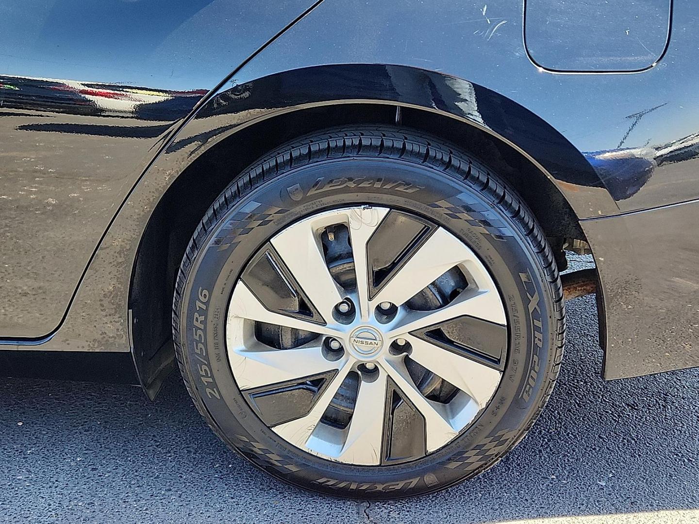 2021 Super Black - KH3 /Charcoal - G Nissan Altima S FWD (1N4BL4BV6MN) with an 2.5L I-4 gasoline direct injection, DOHC, CVTCS variable valve control, regular unleaded, engine with 188HP engine, located at 4110 Avenue Q, Lubbock, 79412, 33.556553, -101.855820 - Photo#3