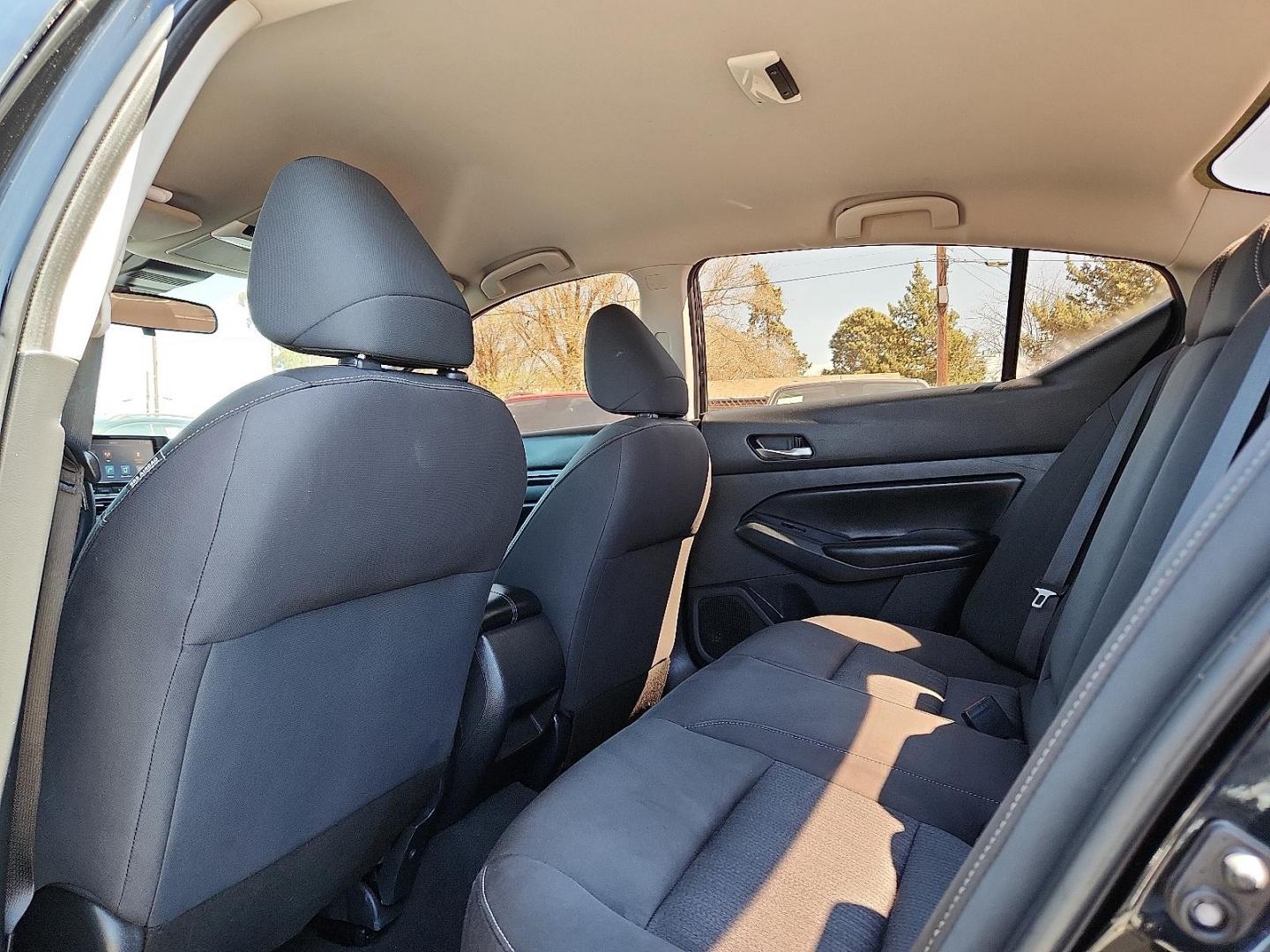 2021 Super Black - KH3 /Charcoal - G Nissan Altima S FWD (1N4BL4BV6MN) with an 2.5L I-4 gasoline direct injection, DOHC, CVTCS variable valve control, regular unleaded, engine with 188HP engine, located at 4110 Avenue Q, Lubbock, 79412, 33.556553, -101.855820 - Photo#4