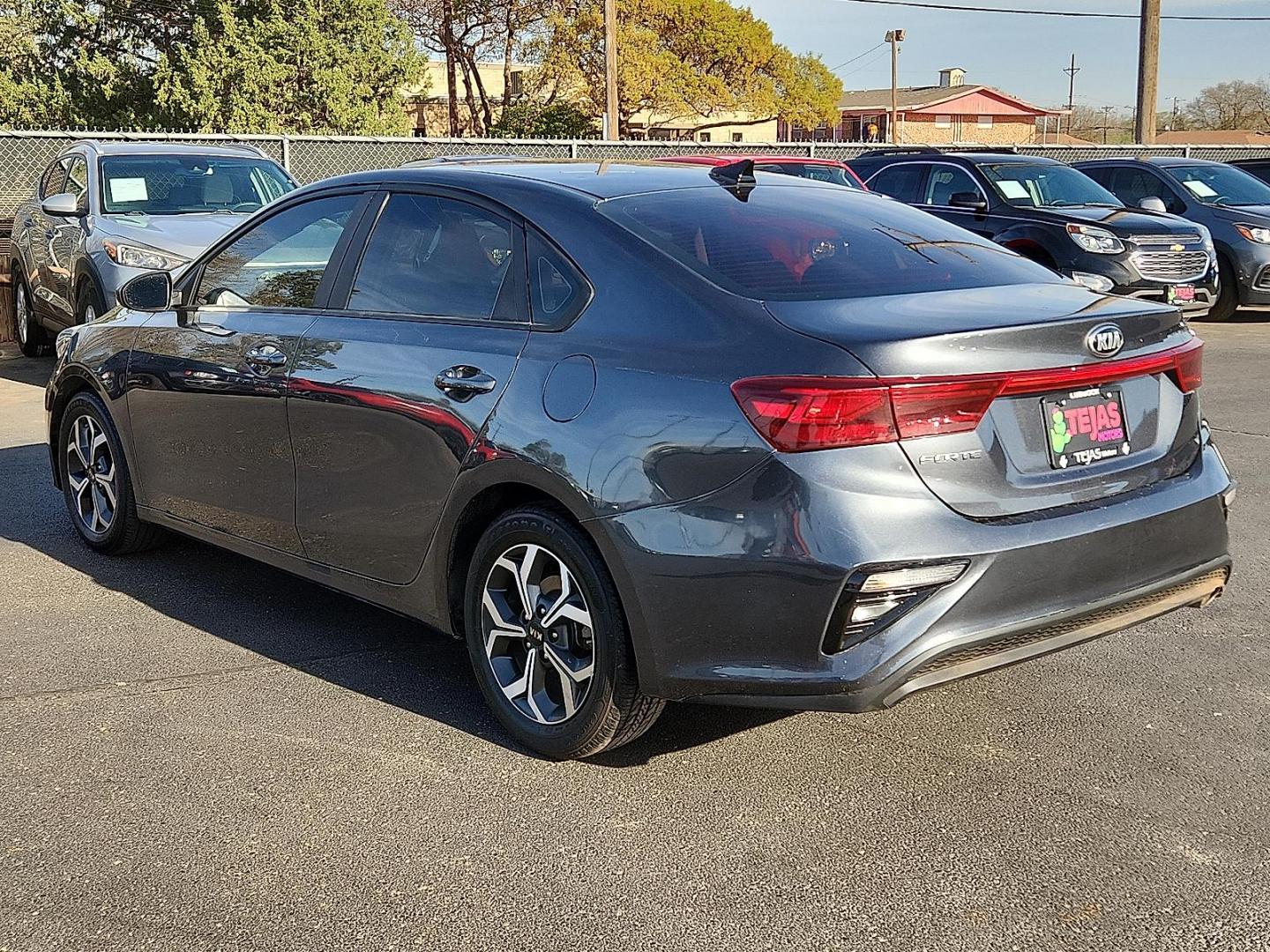 2021 GRAY /Black - WK Kia Forte LXS (3KPF24AD1ME) with an 2L I-4 DOHC, D-CVVT variable valve control, regular unleaded, engine with 147HP engine, located at 4110 Avenue Q, Lubbock, 79412, 33.556553, -101.855820 - 03/2592026 KEY IN ENVELOPE GOD - Photo#2