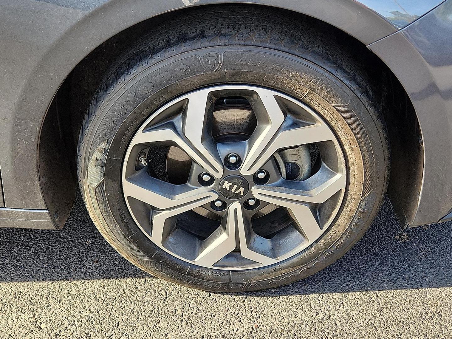 2021 GRAY /Black - WK Kia Forte LXS (3KPF24AD1ME) with an 2L I-4 DOHC, D-CVVT variable valve control, regular unleaded, engine with 147HP engine, located at 4110 Avenue Q, Lubbock, 79412, 33.556553, -101.855820 - 03/2592026 KEY IN ENVELOPE GOD - Photo#4