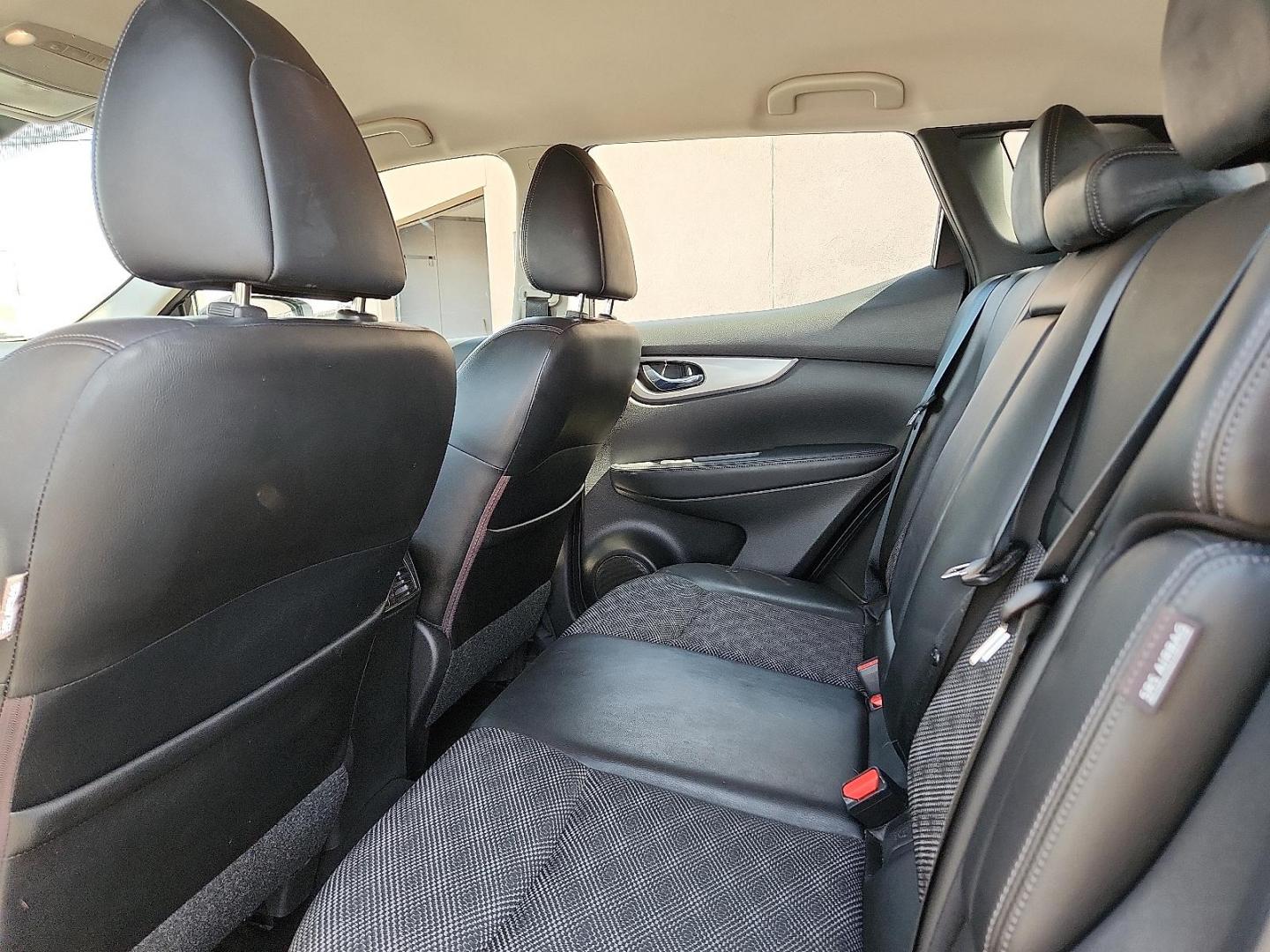 2020 BLACK /Charcoal - G Nissan Rogue Sport SV FWD Xtronic CVT (JN1BJ1CV5LW) with an 2L I-4 gasoline direct injection, DOHC, variable valve control, regular unleaded, engine with 141HP engine, located at 4110 Avenue Q, Lubbock, 79412, 33.556553, -101.855820 - 03/25/2026 KEY IN ENVELOPE GOD - Photo#5