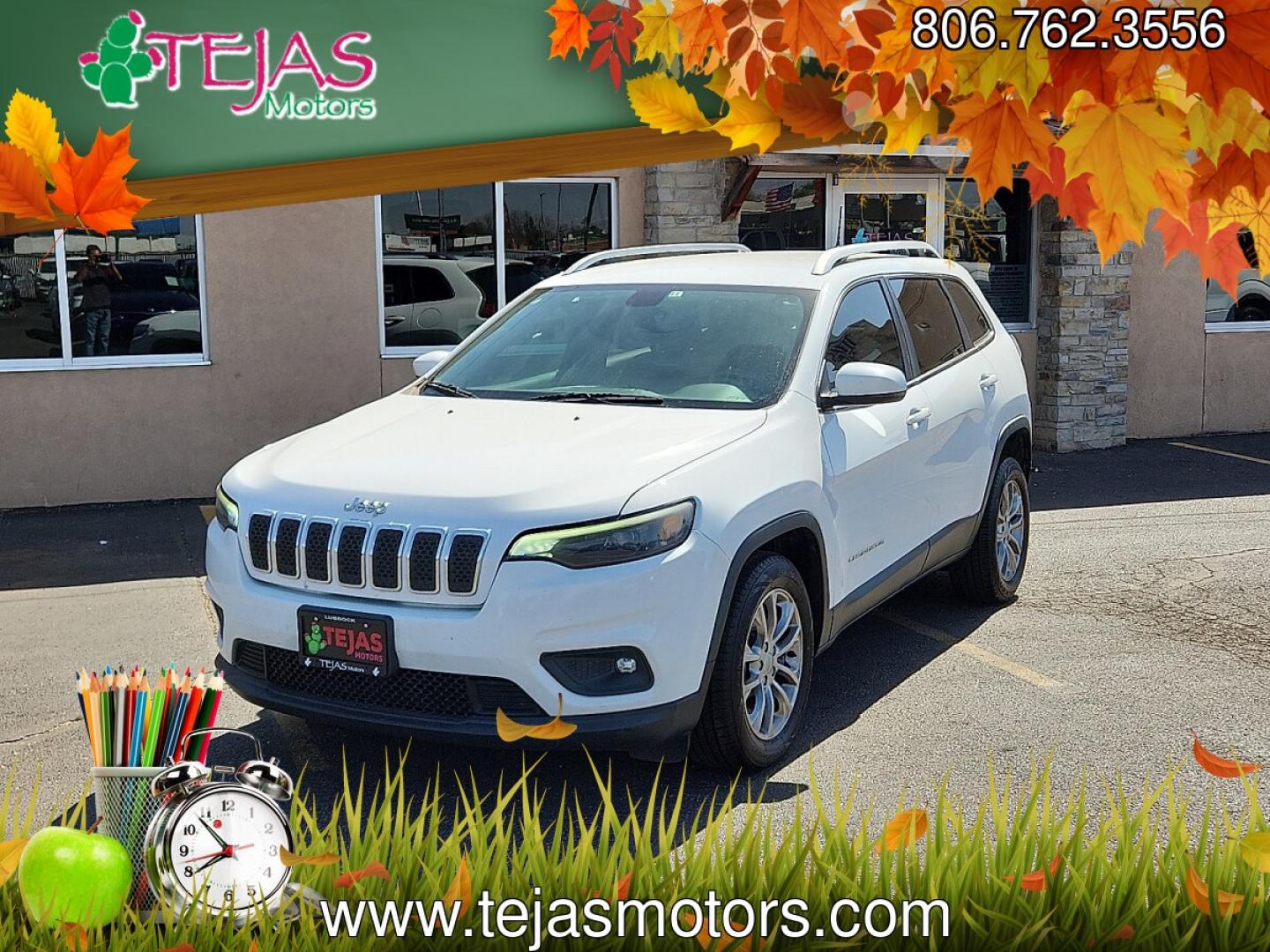 2019 WHITE /Black - X9 Jeep Cherokee Latitude Plus FWD (1C4PJLLN1KD) with an 2L I-4 gasoline direct injection, DOHC, intercooled turbo, premium unleaded, engine with 270HP engine, located at 4110 Avenue Q, Lubbock, 79412, 33.556553, -101.855820- Photo#1