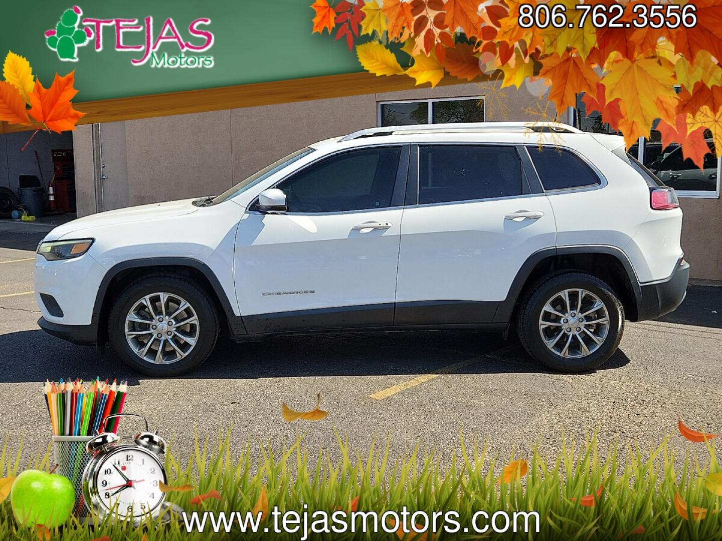 2019 WHITE /Black - X9 Jeep Cherokee Latitude Plus FWD (1C4PJLLN1KD) with an 2L I-4 gasoline direct injection, DOHC, intercooled turbo, premium unleaded, engine with 270HP engine, located at 4110 Avenue Q, Lubbock, 79412, 33.556553, -101.855820- Photo#2