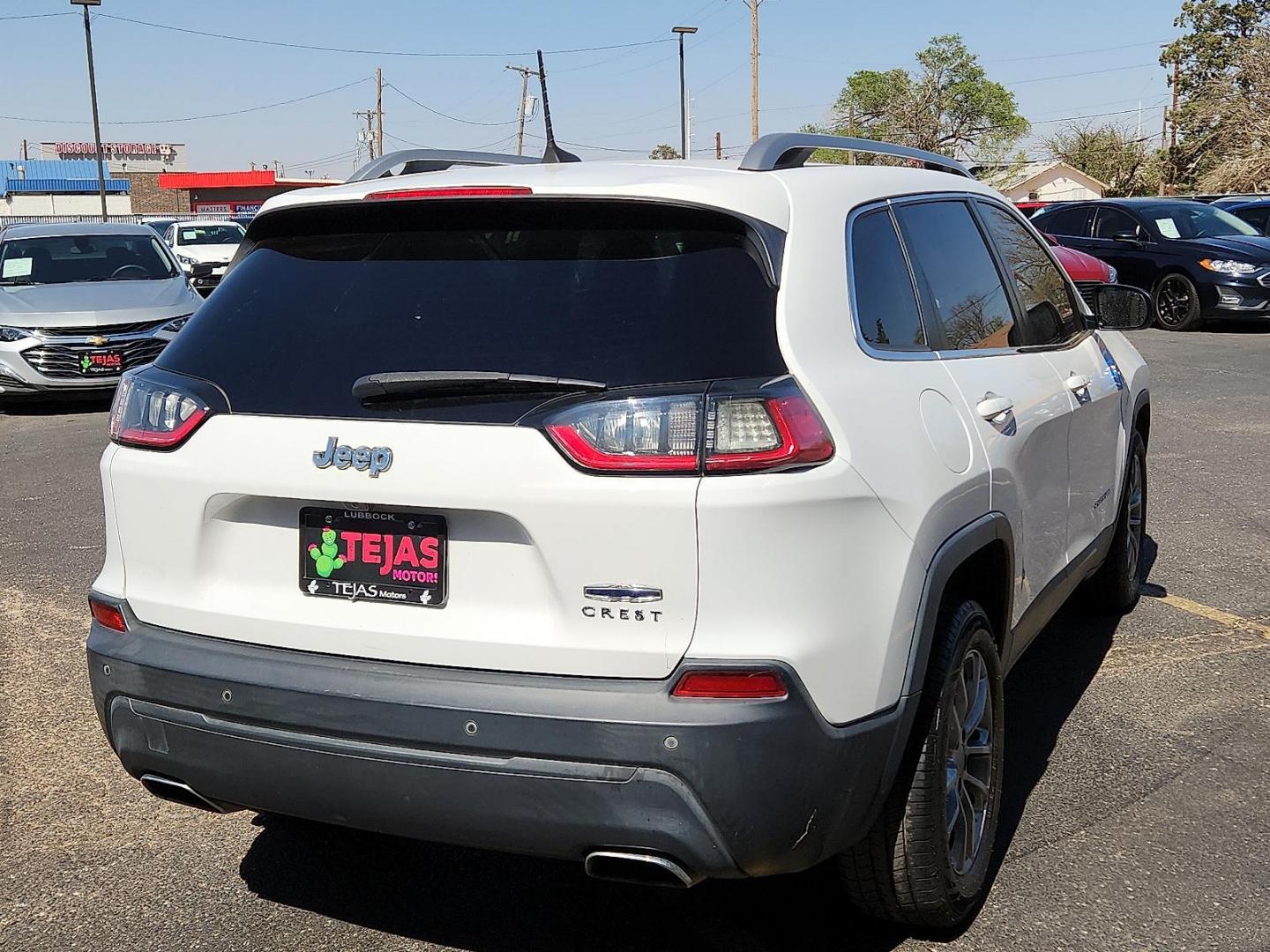 2019 WHITE /Black - X9 Jeep Cherokee Latitude Plus FWD (1C4PJLLN1KD) with an 2L I-4 gasoline direct injection, DOHC, intercooled turbo, premium unleaded, engine with 270HP engine, located at 4110 Avenue Q, Lubbock, 79412, 33.556553, -101.855820 - 04/01/2026 KEY IN ENVELOPE GOD - Photo#4