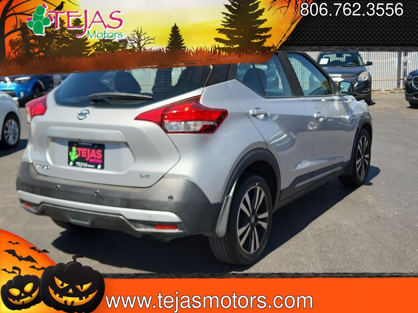 2020 Brilliant Silver Metallic /Charcoal Nissan Kicks SR Xtronic CVT (3N1CP5DV3LL) with an 1.6L I-4 DOHC, CVTCS variable valve control, regular unleaded, engine with 122HP engine, located at 4110 Avenue Q, Lubbock, 79412, 33.556553, -101.855820 - 03/21/2026 KEY IN ENVELOPE GOD- Photo#3