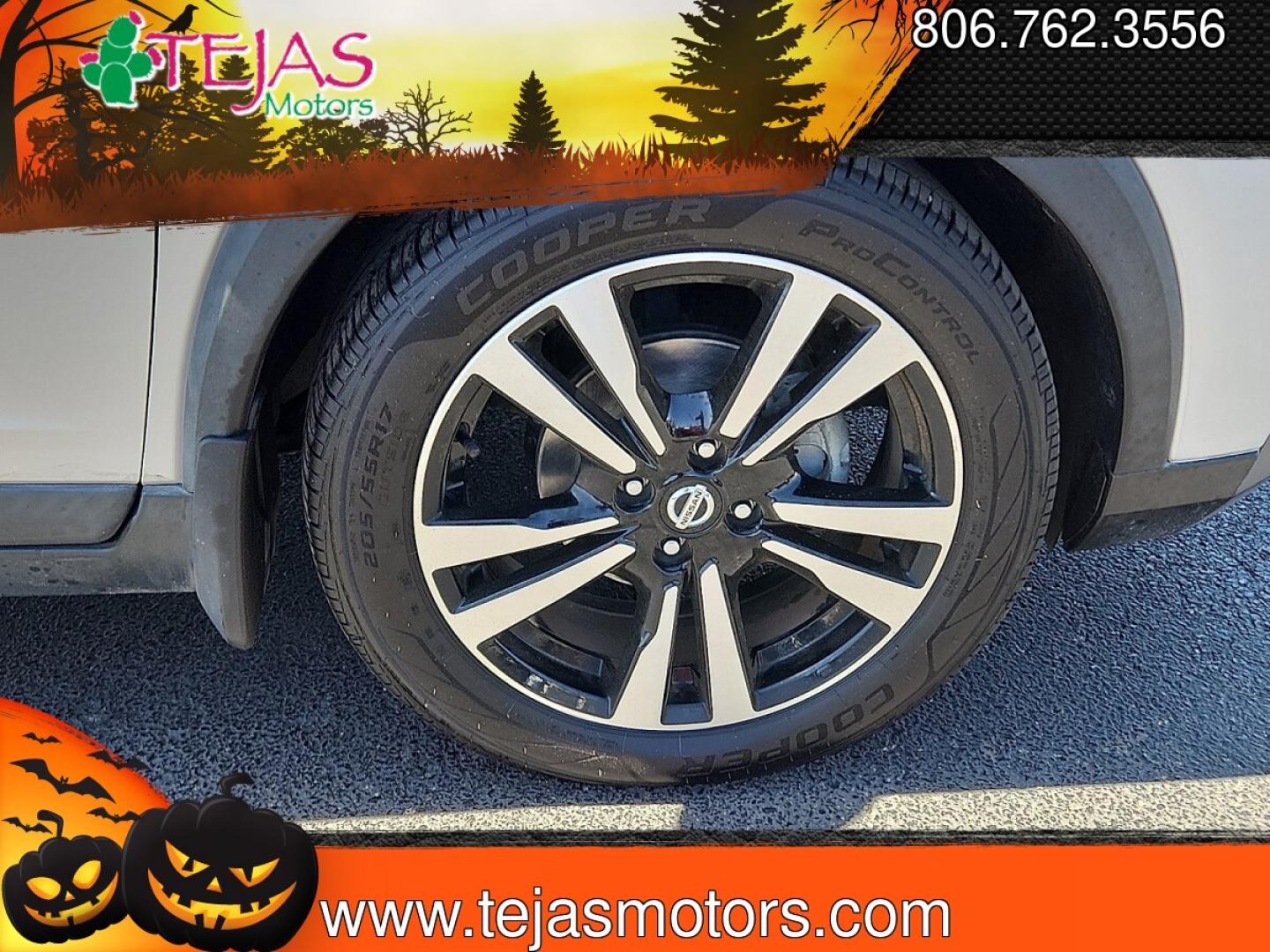 2020 Brilliant Silver Metallic /Charcoal Nissan Kicks SR Xtronic CVT (3N1CP5DV3LL) with an 1.6L I-4 DOHC, CVTCS variable valve control, regular unleaded, engine with 122HP engine, located at 4110 Avenue Q, Lubbock, 79412, 33.556553, -101.855820 - 03/21/2026 KEY IN ENVELOPE GOD- Photo#4