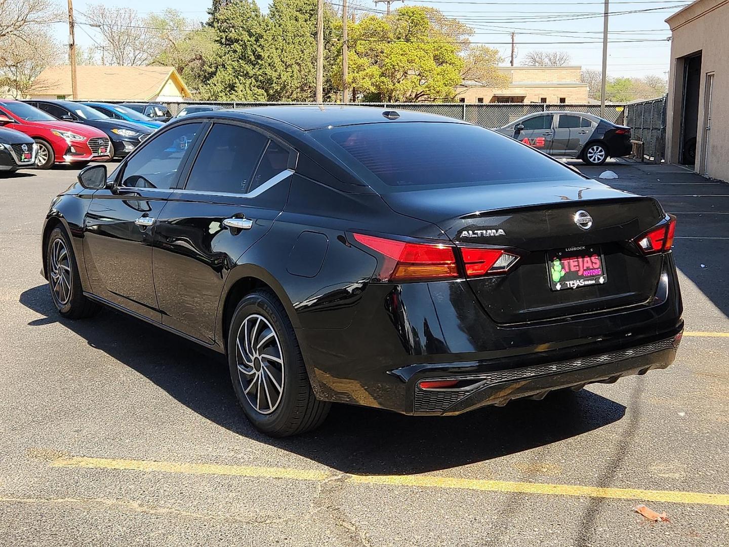 2019 BLACK /Charcoal - G Nissan Altima 2.5 S (1N4BL4BV2KC) with an 2.5L I-4 gasoline direct injection, DOHC, CVTCS variable valve control, regular unleaded, engine with 182HP engine, located at 4110 Avenue Q, Lubbock, 79412, 33.556553, -101.855820 - 03/27/2026 KEY IN ENVELOPE GOD - Photo#2