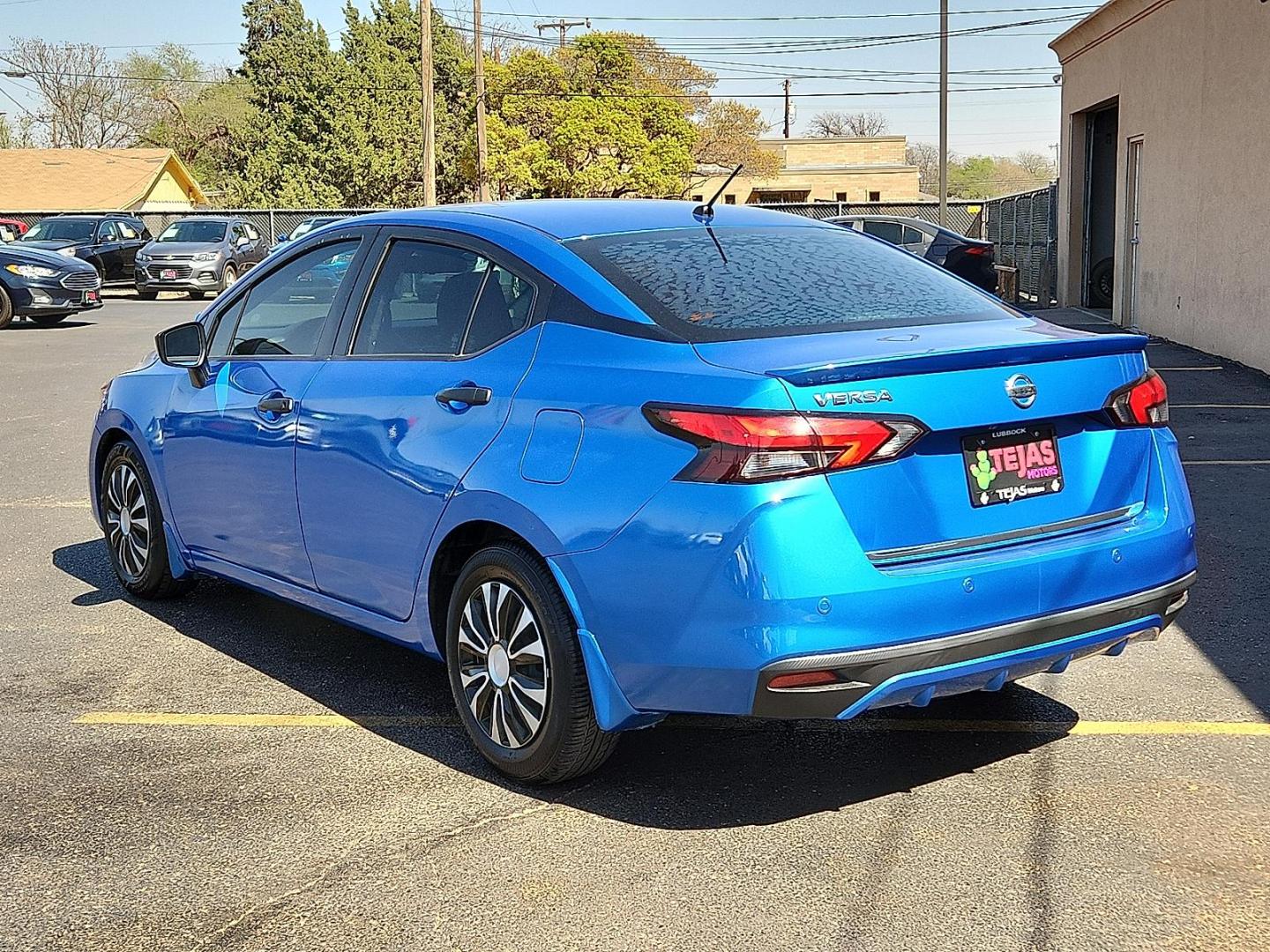 2020 Electric Blue Metallic - B51 /Charcoal - G Nissan Versa S Xtronic CVT (3N1CN8DV0LL) with an 1.6L I-4 DOHC, variable valve control, regular unleaded, engine with 122HP engine, located at 4110 Avenue Q, Lubbock, 79412, 33.556553, -101.855820 - Photo#2