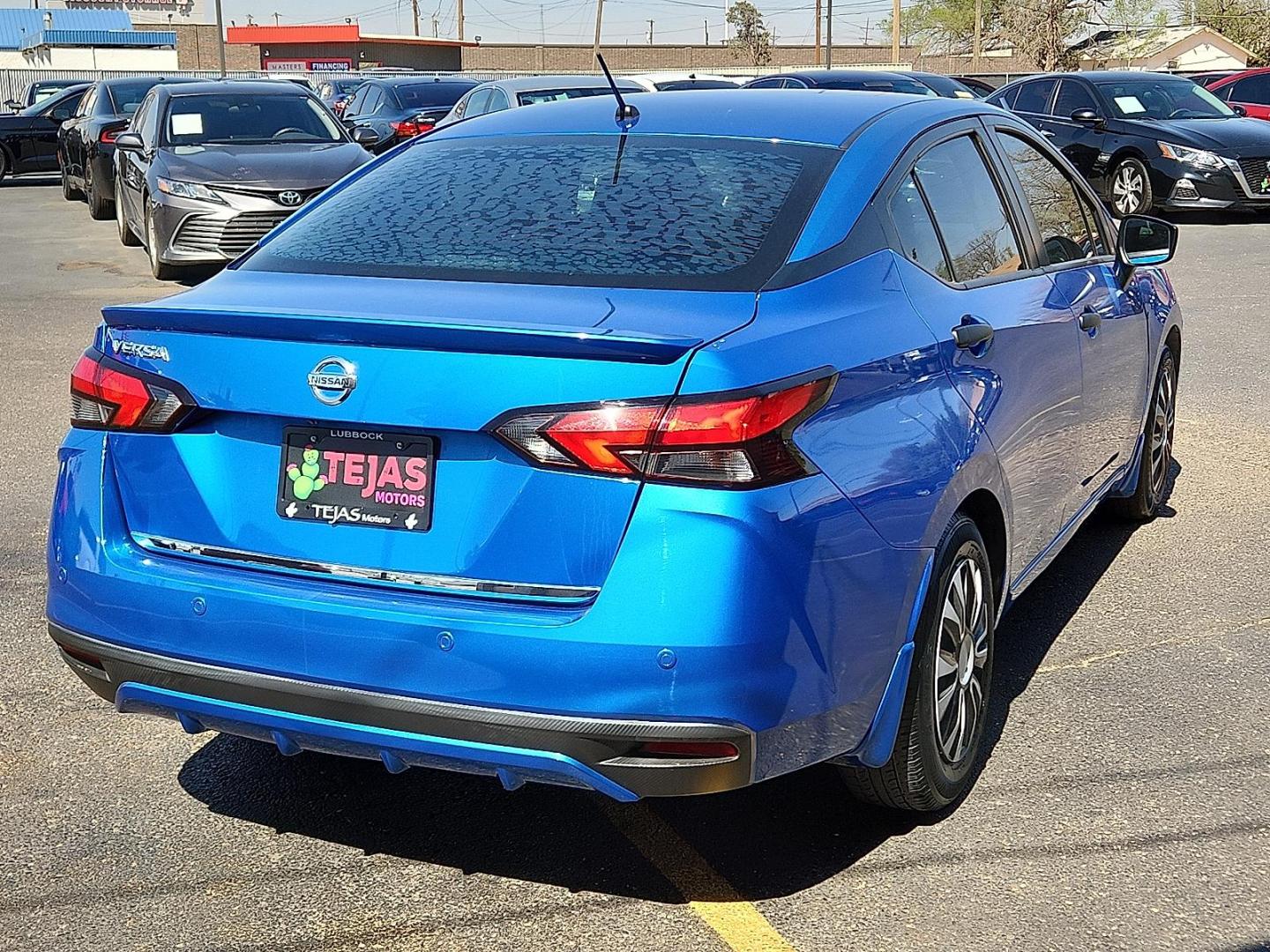 2020 Electric Blue Metallic - B51 /Charcoal - G Nissan Versa S Xtronic CVT (3N1CN8DV0LL) with an 1.6L I-4 DOHC, variable valve control, regular unleaded, engine with 122HP engine, located at 4110 Avenue Q, Lubbock, 79412, 33.556553, -101.855820 - Photo#3
