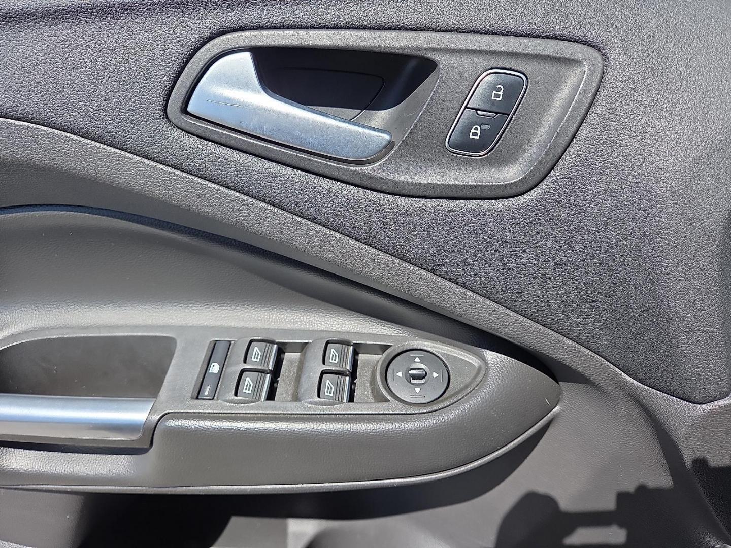 2017 Ingot Silver Metallic - UX /Charcoal Black - DB Ford Escape SE (1FMCU0G98HU) with an EcoBoost 2L I-4 gasoline direct injection, DOHC, variable valve control, intercooled turbo, premium unleaded, engine with 245HP engine, located at 4110 Avenue Q, Lubbock, 79412, 33.556553, -101.855820 - 04/01/2026 KEY IN ENVELOPE GOD - Photo#8