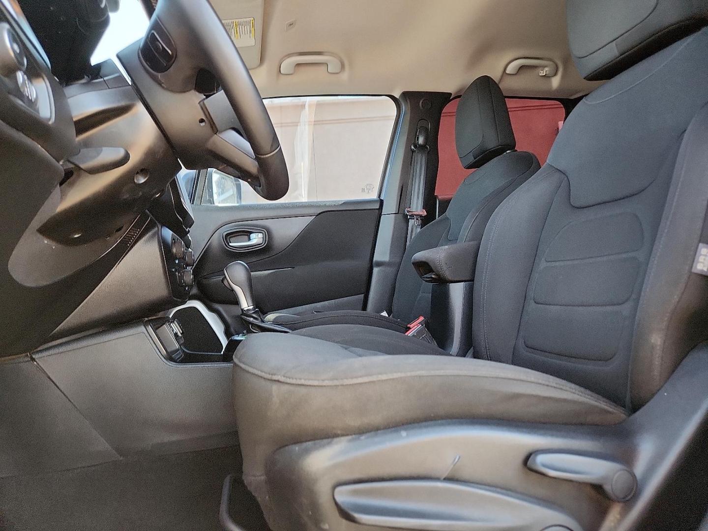 2019 GRAY /Black - X9 Jeep Renegade Latitude FWD (ZACNJABB1KP) with an Tigershark MultiAir 2.4L I-4 variable valve control, regular unleaded, engine with 180HP engine, located at 4110 Avenue Q, Lubbock, 79412, 33.556553, -101.855820 - 04/10/2026 KEY IN ENVELOPE GOD - Photo#8