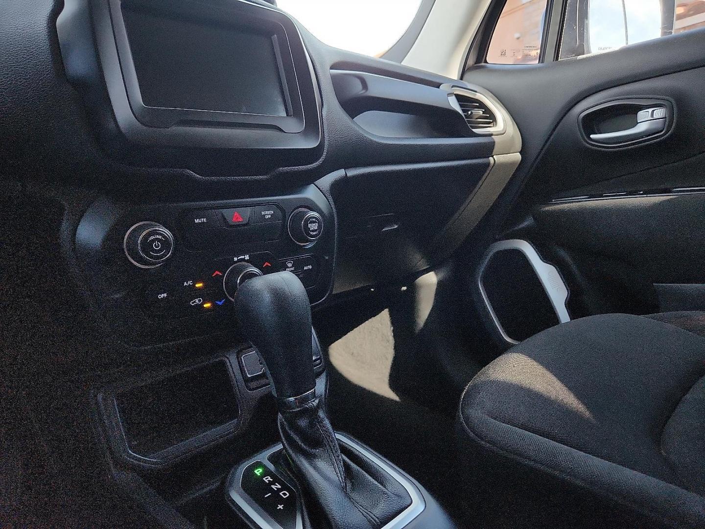 2019 GRAY /Black - X9 Jeep Renegade Latitude FWD (ZACNJABB1KP) with an Tigershark MultiAir 2.4L I-4 variable valve control, regular unleaded, engine with 180HP engine, located at 4110 Avenue Q, Lubbock, 79412, 33.556553, -101.855820 - 04/10/2026 KEY IN ENVELOPE GOD - Photo#11