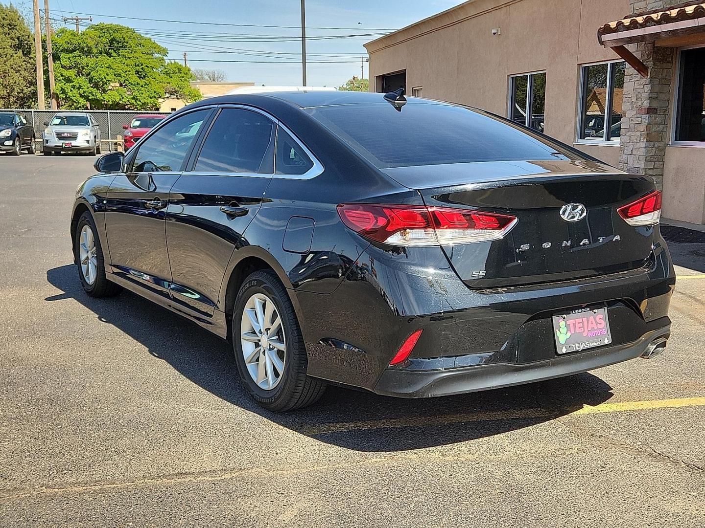 2019 BLACK /Black - CT Hyundai Sonata SE (5NPE24AF3KH) with an 2.4L I-4 gasoline direct injection, DOHC, D-CVVT variable valve control, regular unleaded, engine with 185HP engine, located at 4110 Avenue Q, Lubbock, 79412, 33.556553, -101.855820 - 04/10/2026 KEY IN ENVELOPE GOD - Photo#2
