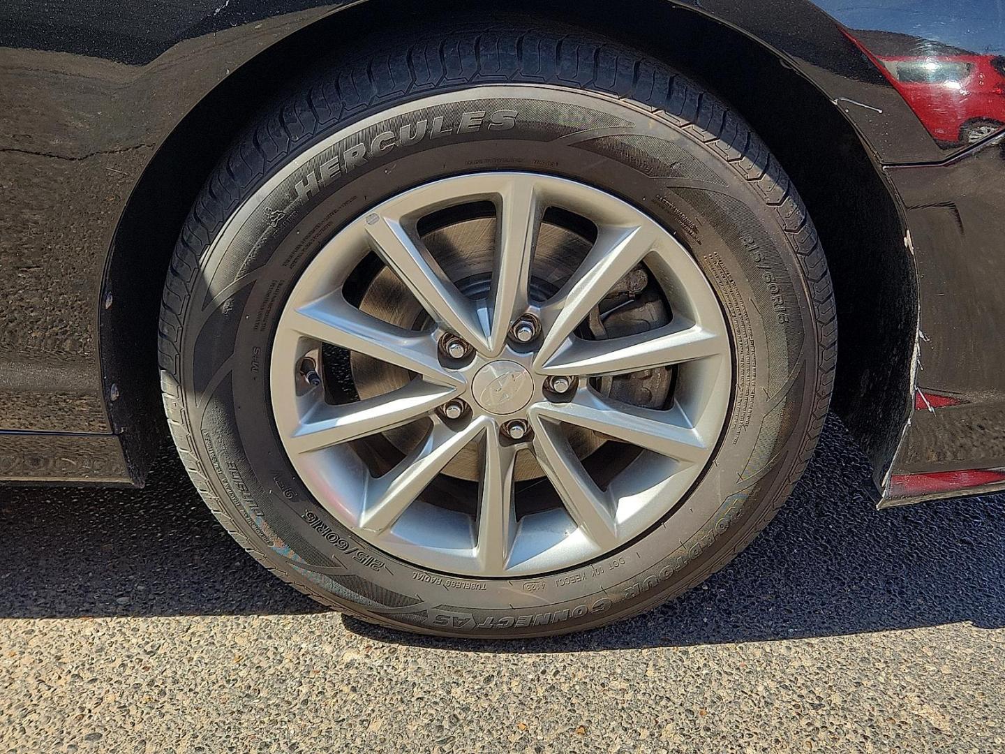 2019 BLACK /Black - CT Hyundai Sonata SE (5NPE24AF3KH) with an 2.4L I-4 gasoline direct injection, DOHC, D-CVVT variable valve control, regular unleaded, engine with 185HP engine, located at 4110 Avenue Q, Lubbock, 79412, 33.556553, -101.855820 - 04/10/2026 KEY IN ENVELOPE GOD - Photo#4