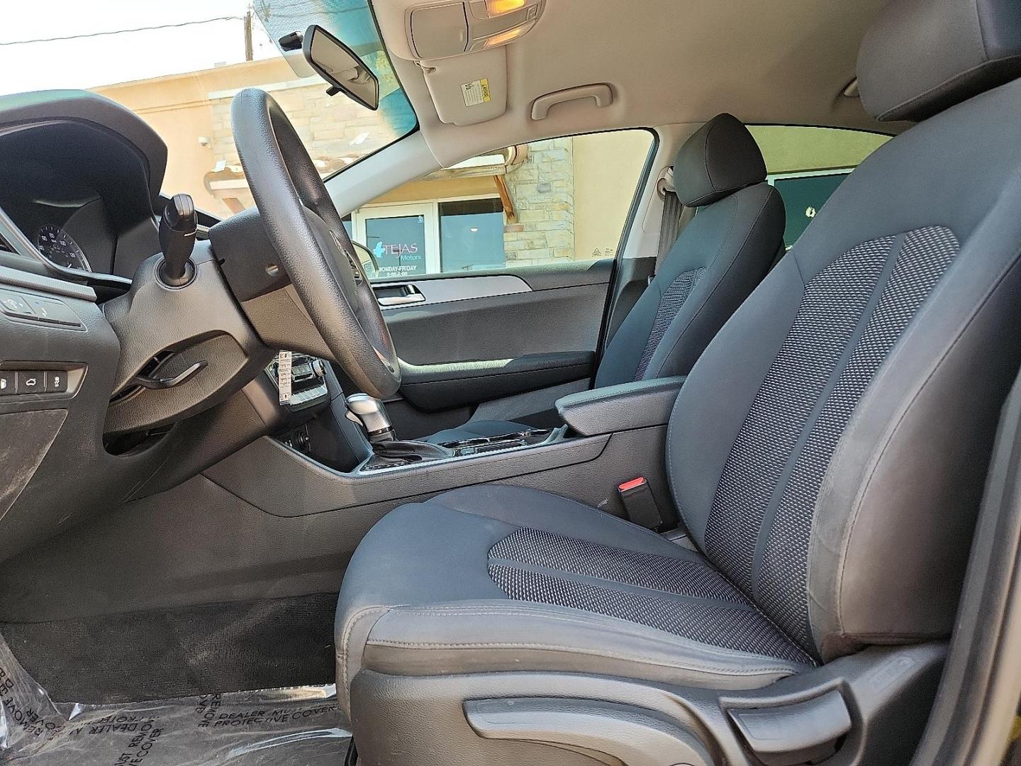 2019 BLACK /Black - CT Hyundai Sonata SE (5NPE24AF3KH) with an 2.4L I-4 gasoline direct injection, DOHC, D-CVVT variable valve control, regular unleaded, engine with 185HP engine, located at 4110 Avenue Q, Lubbock, 79412, 33.556553, -101.855820 - 04/10/2026 KEY IN ENVELOPE GOD - Photo#7