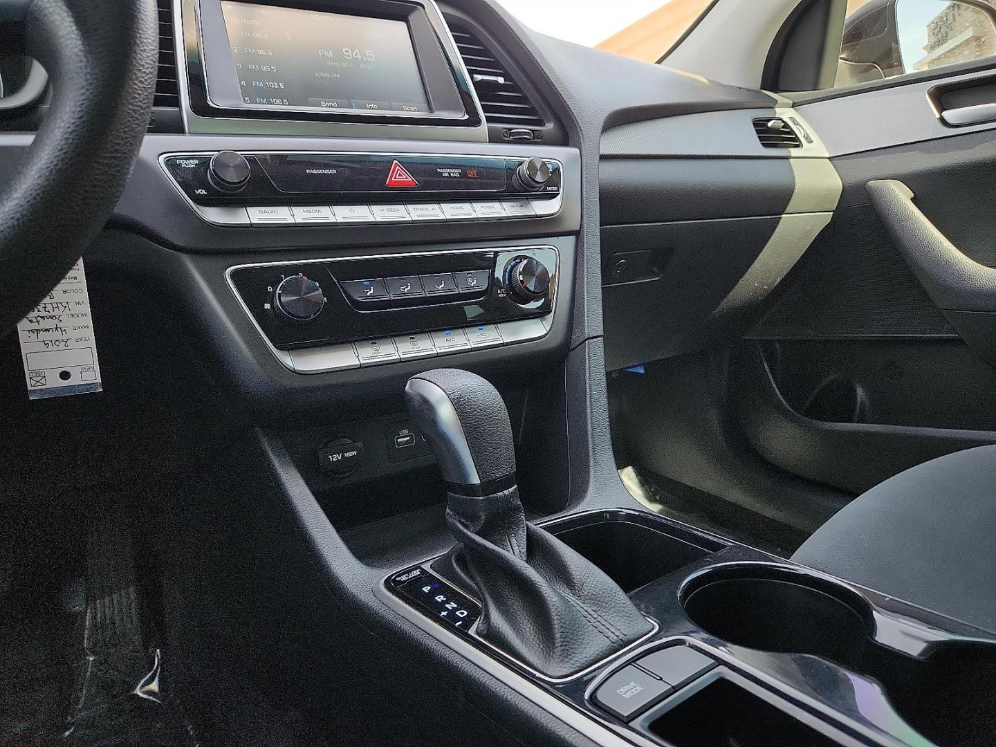 2019 BLACK /Black - CT Hyundai Sonata SE (5NPE24AF3KH) with an 2.4L I-4 gasoline direct injection, DOHC, D-CVVT variable valve control, regular unleaded, engine with 185HP engine, located at 4110 Avenue Q, Lubbock, 79412, 33.556553, -101.855820 - 04/10/2026 KEY IN ENVELOPE GOD - Photo#11