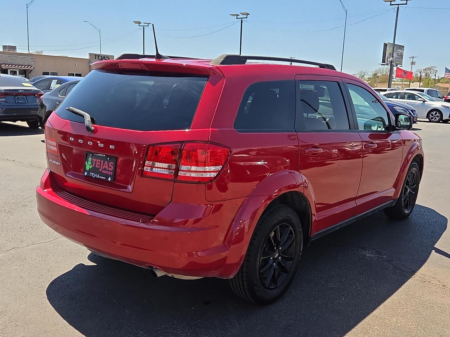 2020 Redline 2 Coat Pearl - PRM /Black - X9 Dodge Journey SE Value (3C4PDCAB6LT) with an Tigershark MultiAir 2.4L I-4 DOHC, VVT variable valve control, regular unleaded, engine with 173HP engine, located at 4110 Avenue Q, Lubbock, 79412, 33.556553, -101.855820 - 04/10/2026 KEY IN ENVELOPE GOD - Photo#2