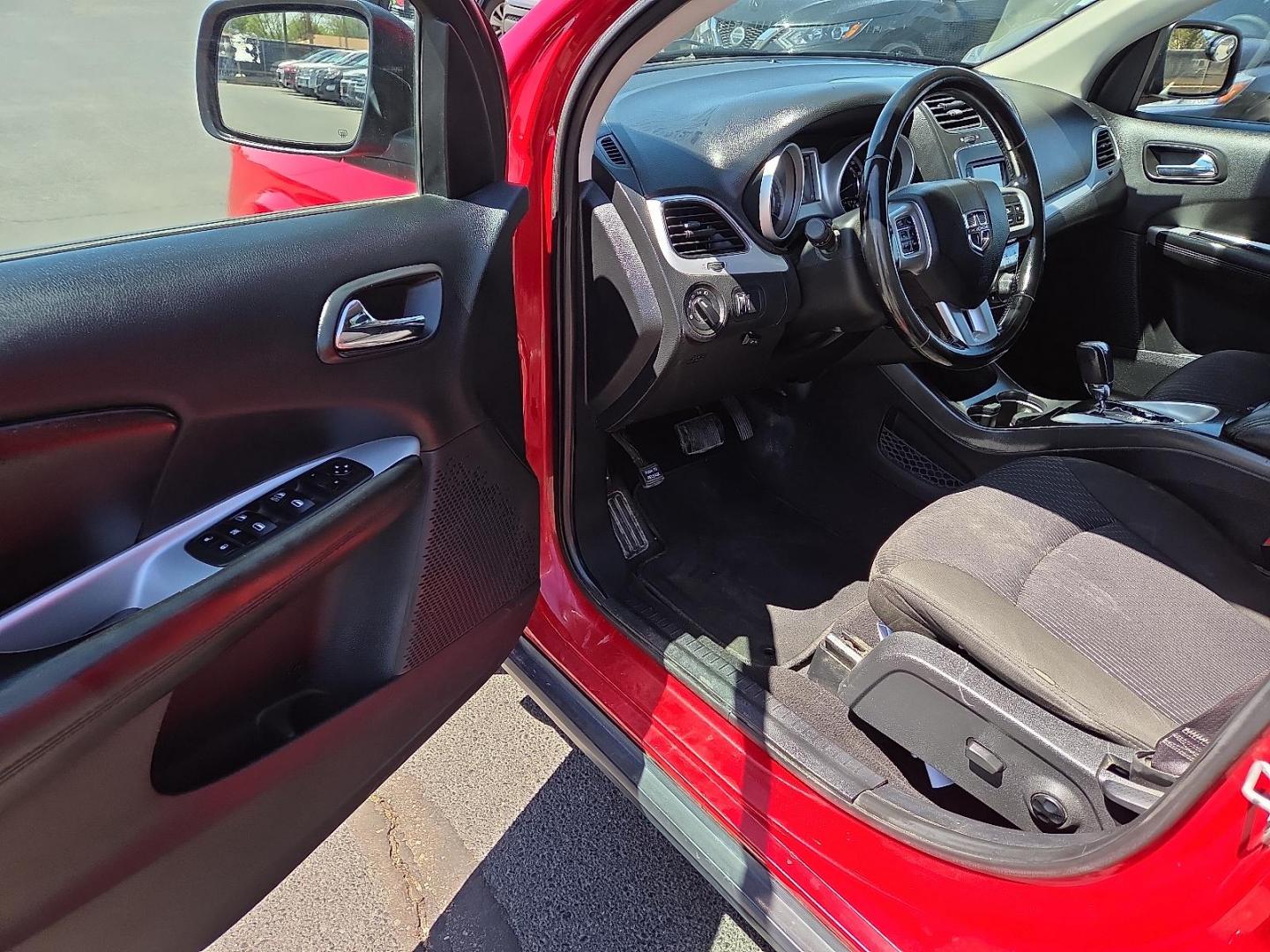 2020 Redline 2 Coat Pearl - PRM /Black - X9 Dodge Journey SE Value (3C4PDCAB6LT) with an Tigershark MultiAir 2.4L I-4 DOHC, VVT variable valve control, regular unleaded, engine with 173HP engine, located at 4110 Avenue Q, Lubbock, 79412, 33.556553, -101.855820 - 04/10/2026 KEY IN ENVELOPE GOD - Photo#8