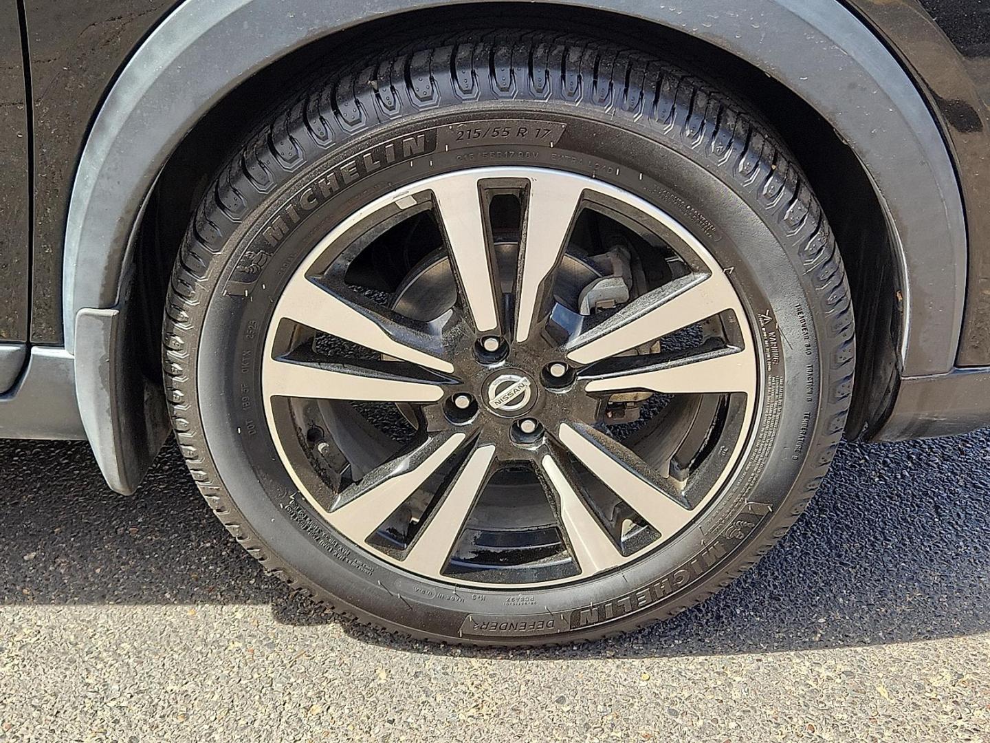 2018 BLACK /Charcoal - G Nissan Kicks SV (3N1CP5CU9JL) with an 1.6L I-4 DOHC, CVTCS variable valve control, regular unleaded, engine with 125HP engine, located at 4110 Avenue Q, Lubbock, 79412, 33.556553, -101.855820 - 04/22/2026 KEY IN ENVELOPE GOD - Photo#4