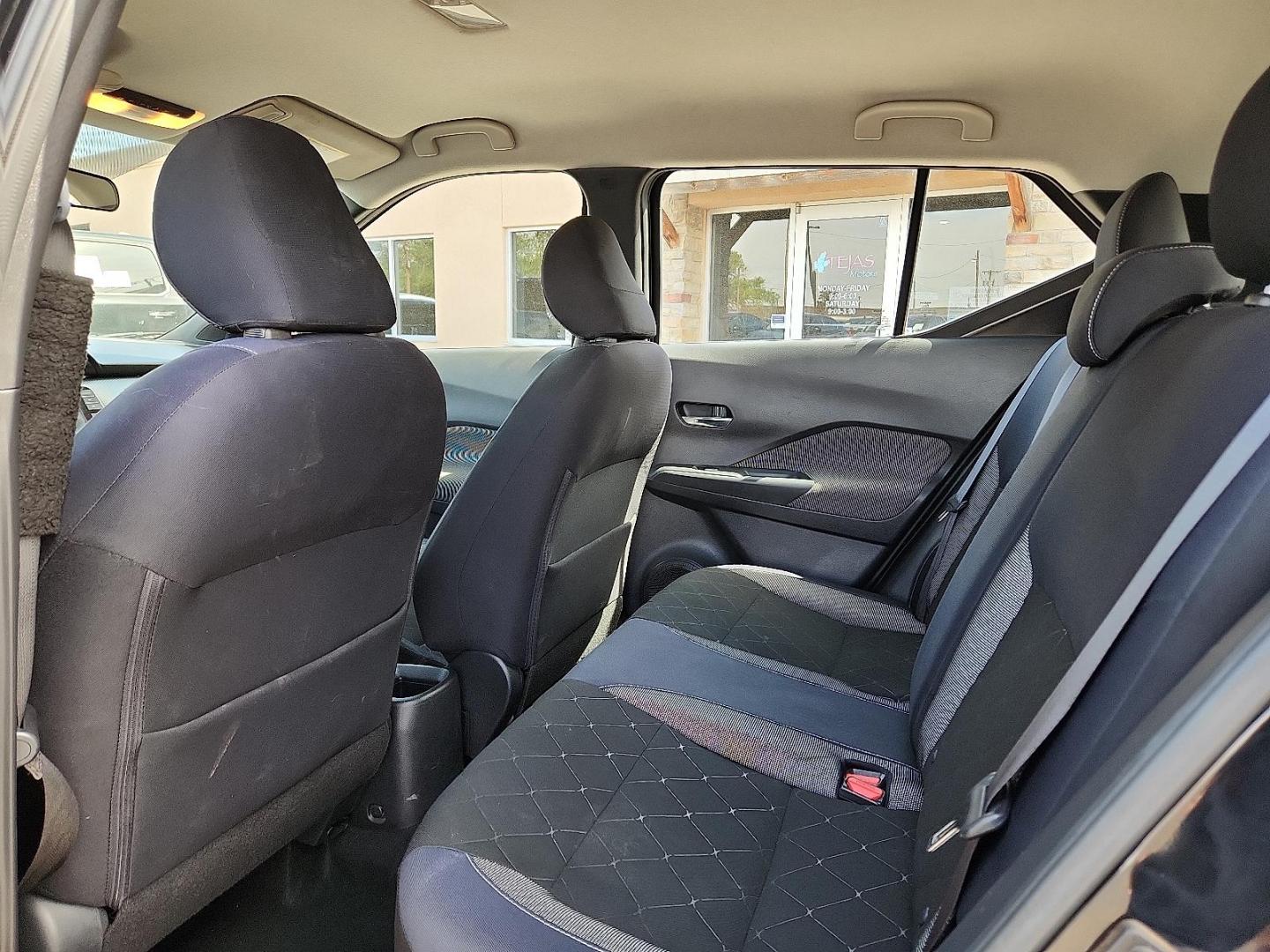 2018 BLACK /Charcoal - G Nissan Kicks SV (3N1CP5CU9JL) with an 1.6L I-4 DOHC, CVTCS variable valve control, regular unleaded, engine with 125HP engine, located at 4110 Avenue Q, Lubbock, 79412, 33.556553, -101.855820 - 04/22/2026 KEY IN ENVELOPE GOD - Photo#6