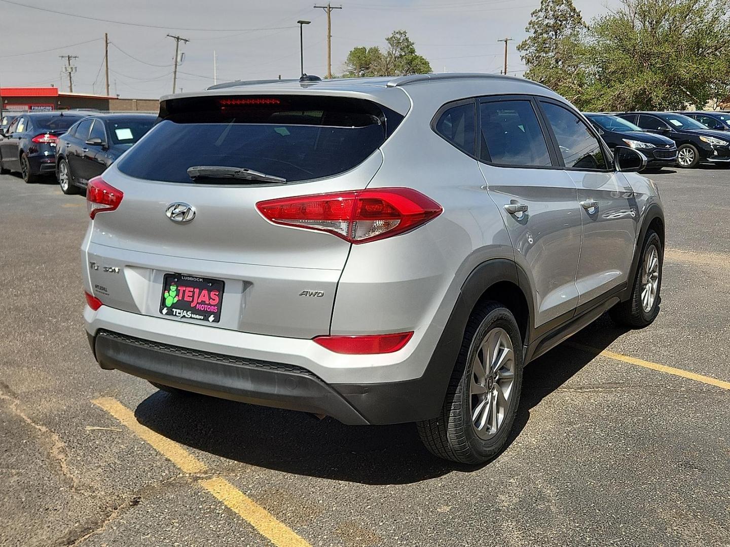 2016 SILVER /Gray - TGG Hyundai Tucson SE (KM8J3CA43GU) with an Nu 2L I-4 gasoline direct injection, DOHC, variable valve control, regular unleaded, engine with 164HP engine, located at 4110 Avenue Q, Lubbock, 79412, 33.556553, -101.855820 - Photo#3