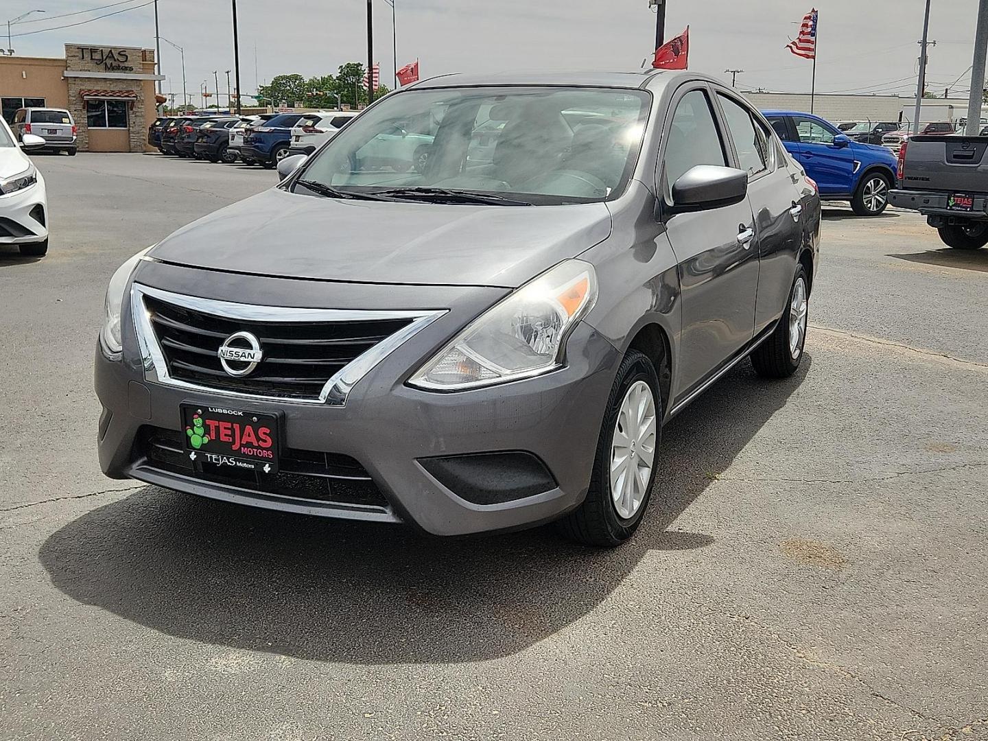 2019 GRAY /Charcoal - G Nissan Versa 1.6 SV (3N1CN7AP1KL) with an 1.6L I-4 DOHC, variable valve control, regular unleaded, engine with 109HP engine, located at 4110 Avenue Q, Lubbock, 79412, 33.556553, -101.855820 - Photo#1