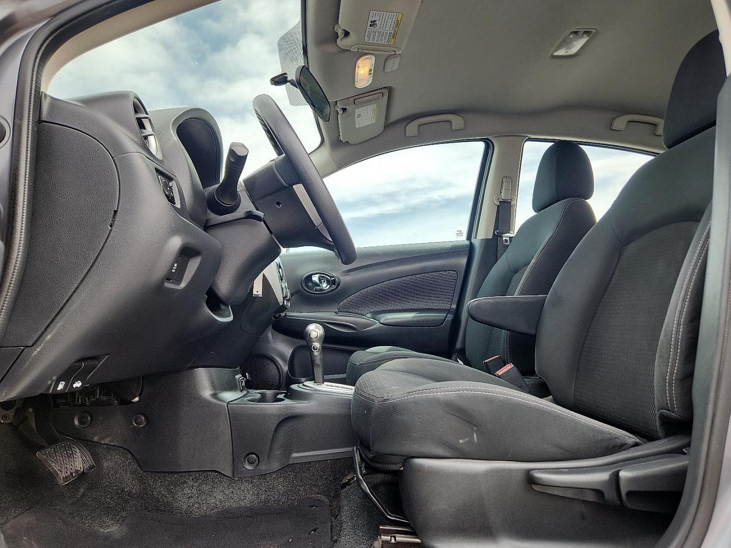 2019 GRAY /Charcoal - G Nissan Versa 1.6 SV (3N1CN7AP1KL) with an 1.6L I-4 DOHC, variable valve control, regular unleaded, engine with 109HP engine, located at 4110 Avenue Q, Lubbock, 79412, 33.556553, -101.855820 - Photo#7