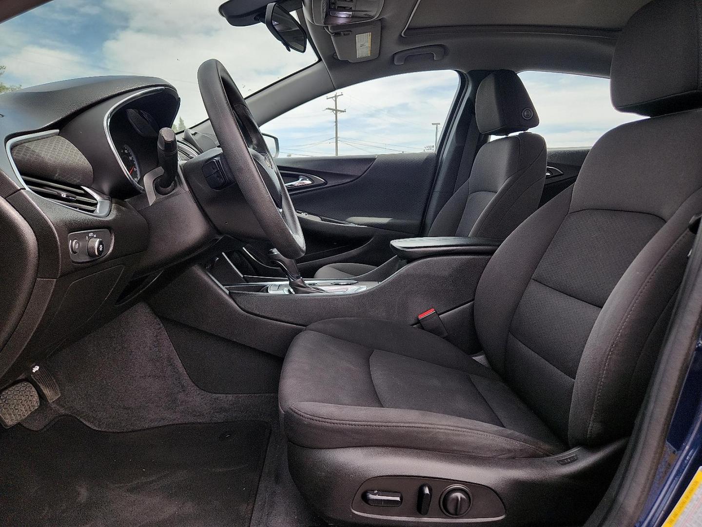 2019 BLUE Chevrolet Malibu LT (1G1ZD5ST1KF) with an ECOTEC 1.5L I-4 gasoline direct injection, DOHC, VVT variable valve control, intercooled turbo, regular unleaded, engine with 160HP engine, located at 4110 Avenue Q, Lubbock, 79412, 33.556553, -101.855820 - Photo#7