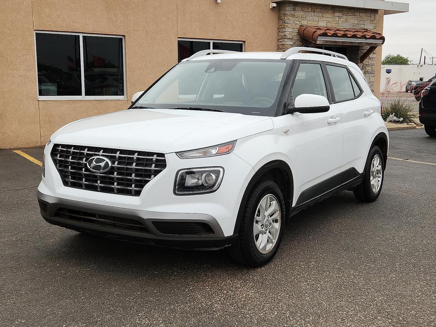 2020 WHITE /Black - NNB Hyundai Venue SEL (KMHRC8A32LU) with an Smartstream 1.6L I-4 DOHC, CVVT variable valve control, regular unleaded, engine with 121HP engine, located at 4110 Avenue Q, Lubbock, 79412, 33.556553, -101.855820 - 04/23/2026 KEY IN ENVELOPE GOD - Photo#1
