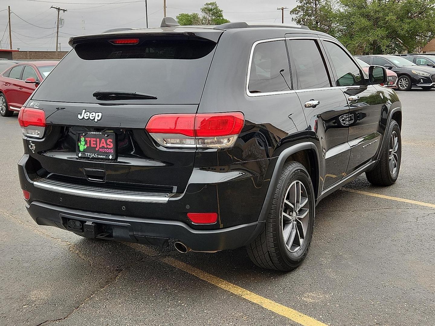 2017 BLACK Jeep Grand Cherokee Limited 4x4 (1C4RJFBG5HC) with an Pentastar 3.6L V-6 DOHC, variable valve control, regular unleaded, engine with 293HP engine, located at 4110 Avenue Q, Lubbock, 79412, 33.556553, -101.855820 - 04/28/2026 KEY IN ENVELOPE GOD - Photo#3