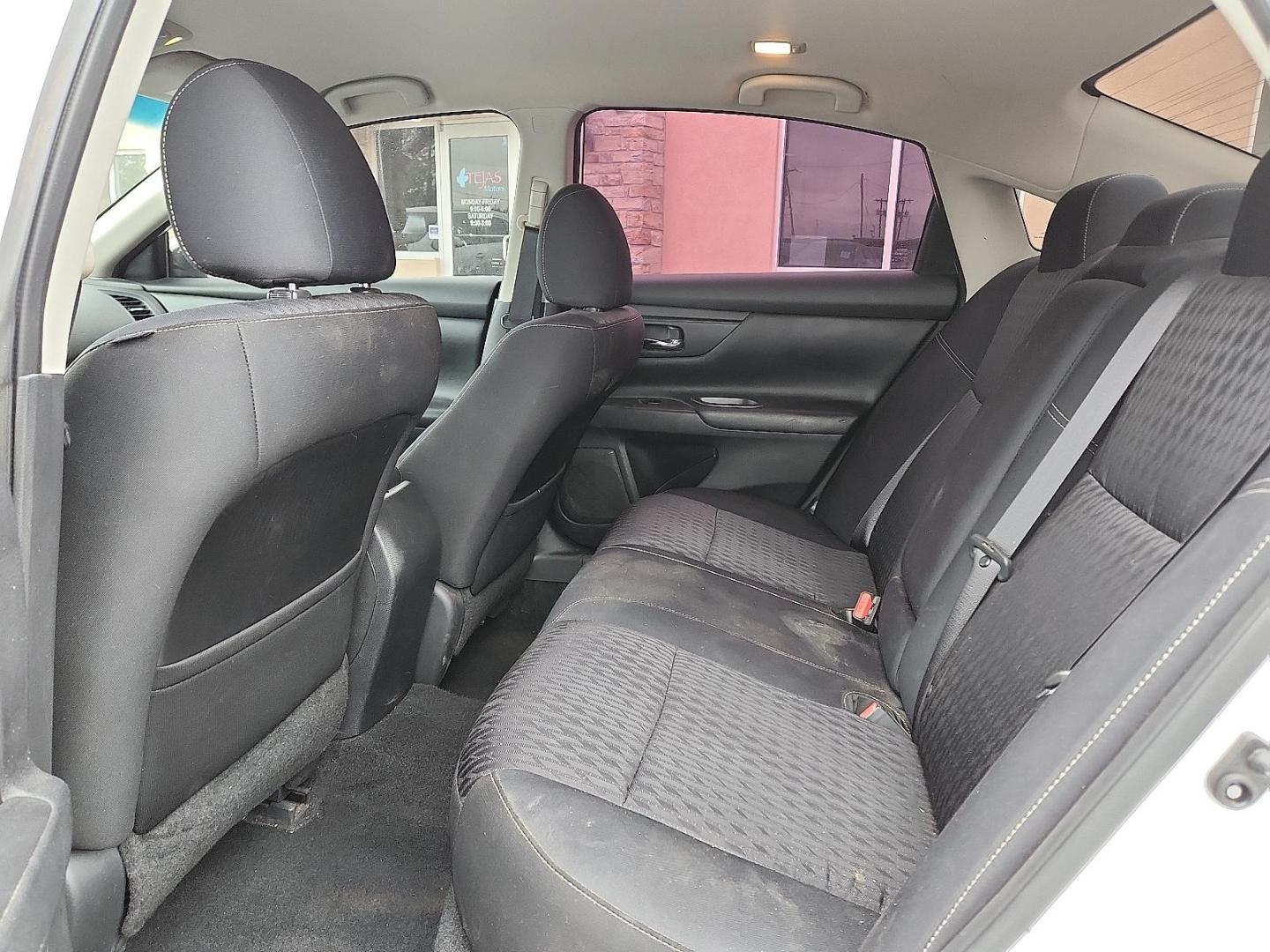 2018 WHITE /Charcoal - G Nissan Altima 2.5 S (1N4AL3AP8JC) with an 2.5L I-4 DOHC, variable valve control, regular unleaded, engine with 179HP engine, located at 4110 Avenue Q, Lubbock, 79412, 33.556553, -101.855820 - 05/02/2026 KEY IN ENVELOPE GOD - Photo#5