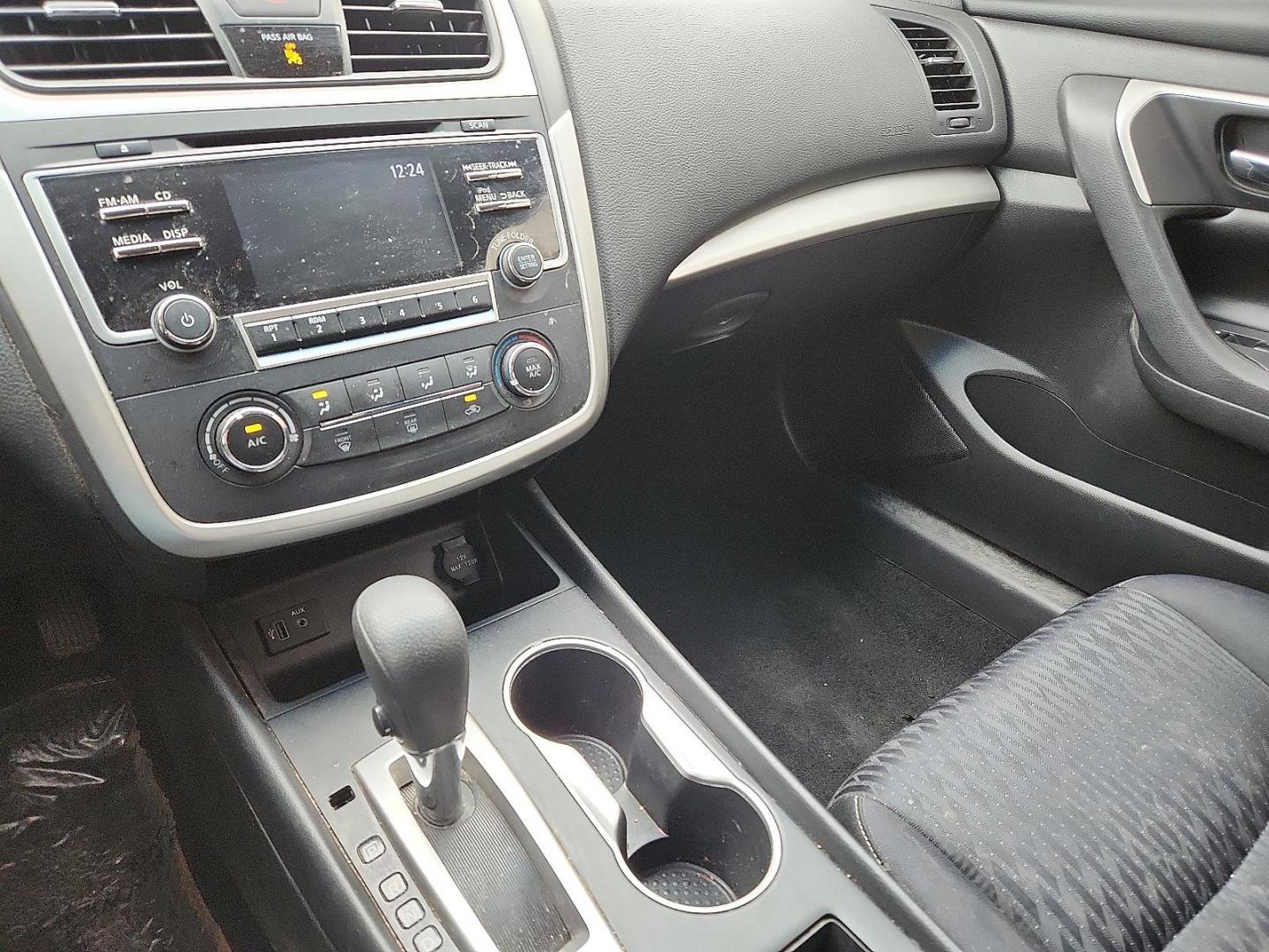 2018 WHITE /Charcoal - G Nissan Altima 2.5 S (1N4AL3AP8JC) with an 2.5L I-4 DOHC, variable valve control, regular unleaded, engine with 179HP engine, located at 4110 Avenue Q, Lubbock, 79412, 33.556553, -101.855820 - 05/02/2026 KEY IN ENVELOPE GOD - Photo#11