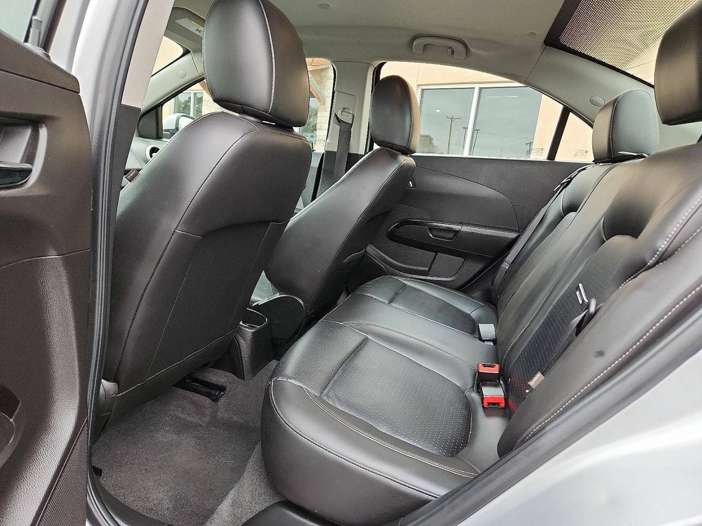 2018 SILVER /Jet Black/Dark Titanium - ACI Chevrolet Sonic Premier Auto (1G1JF5SB6J4) with an ECOTEC 1.4L I-4 DOHC, VVT variable valve control, intercooled turbo, regular unleaded, engine with 138HP engine, located at 4110 Avenue Q, Lubbock, 79412, 33.556553, -101.855820 - 04/28/2026 KEY IN ENVELOPE GOD - Photo#5