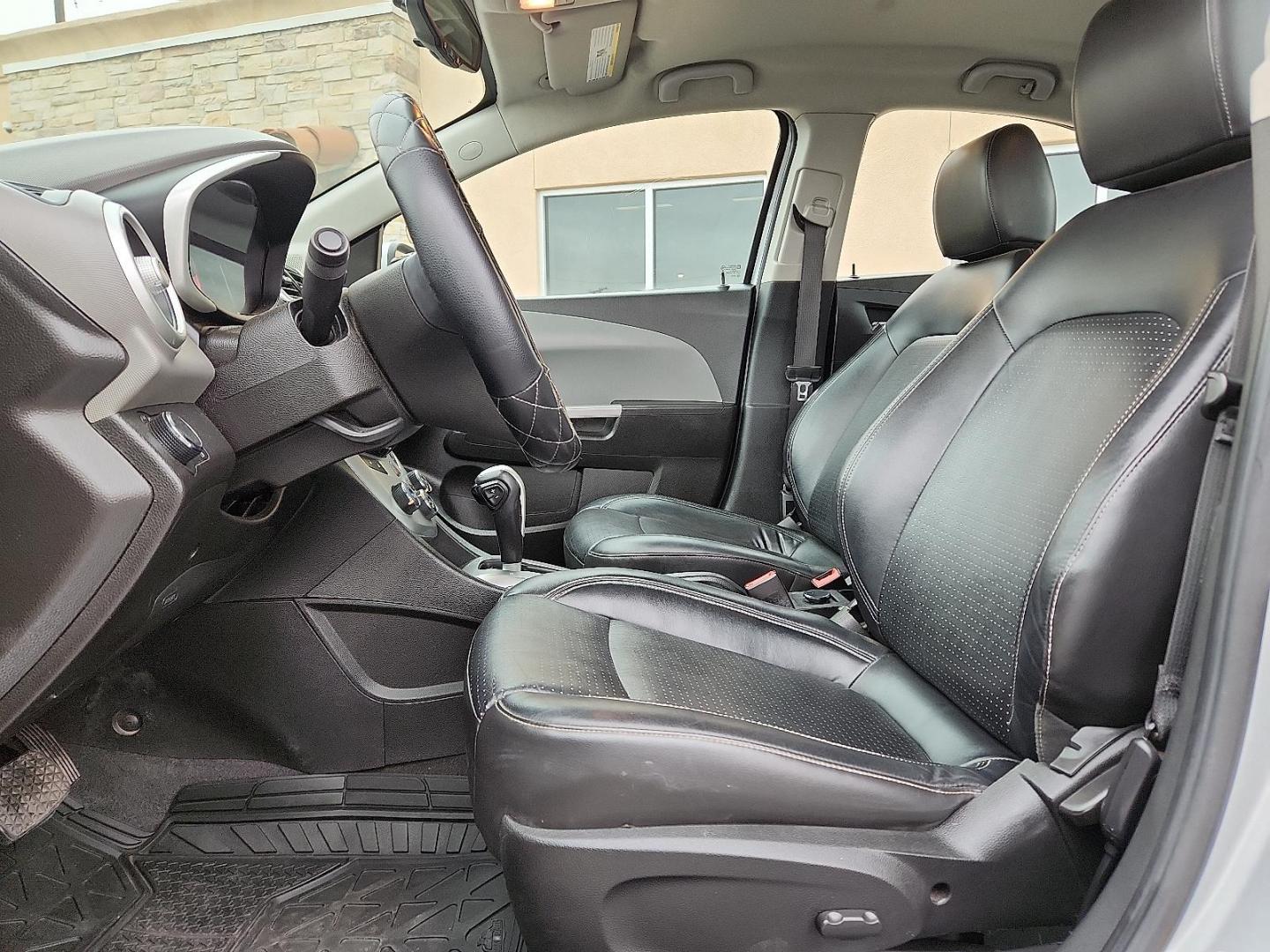 2018 SILVER /Jet Black/Dark Titanium - ACI Chevrolet Sonic Premier Auto (1G1JF5SB6J4) with an ECOTEC 1.4L I-4 DOHC, VVT variable valve control, intercooled turbo, regular unleaded, engine with 138HP engine, located at 4110 Avenue Q, Lubbock, 79412, 33.556553, -101.855820 - 04/28/2026 KEY IN ENVELOPE GOD - Photo#7