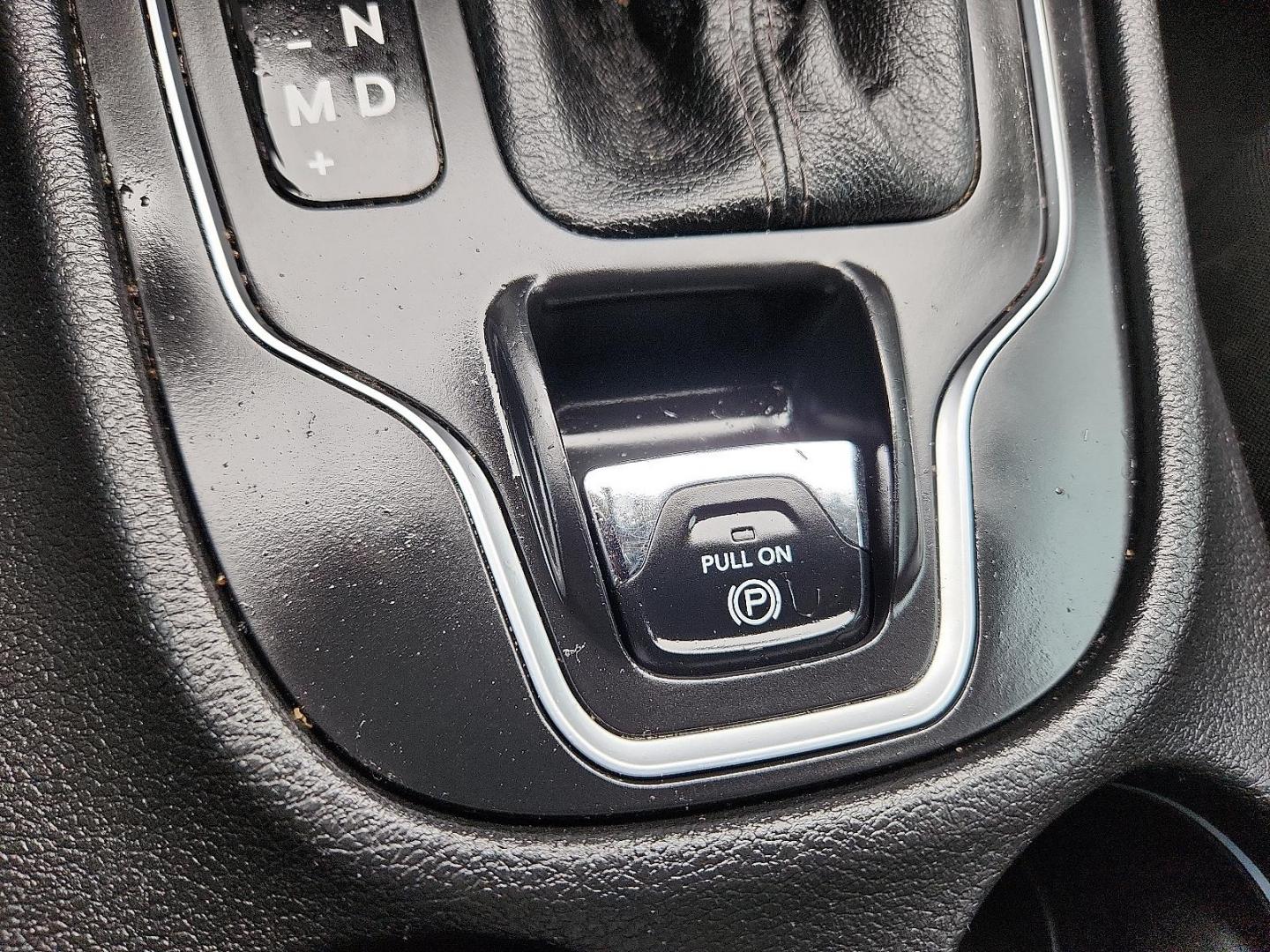2019 WHITE /Black - X9 Jeep Cherokee Latitude FWD (1C4PJLCB0KD) with an MultiAir2 Tigershark 2.4L I-4 variable valve control, regular unleaded, engine with 180HP engine, located at 4110 Avenue Q, Lubbock, 79412, 33.556553, -101.855820 - 05/02/2026 KEY IN ENVELOPE GOD - Photo#8